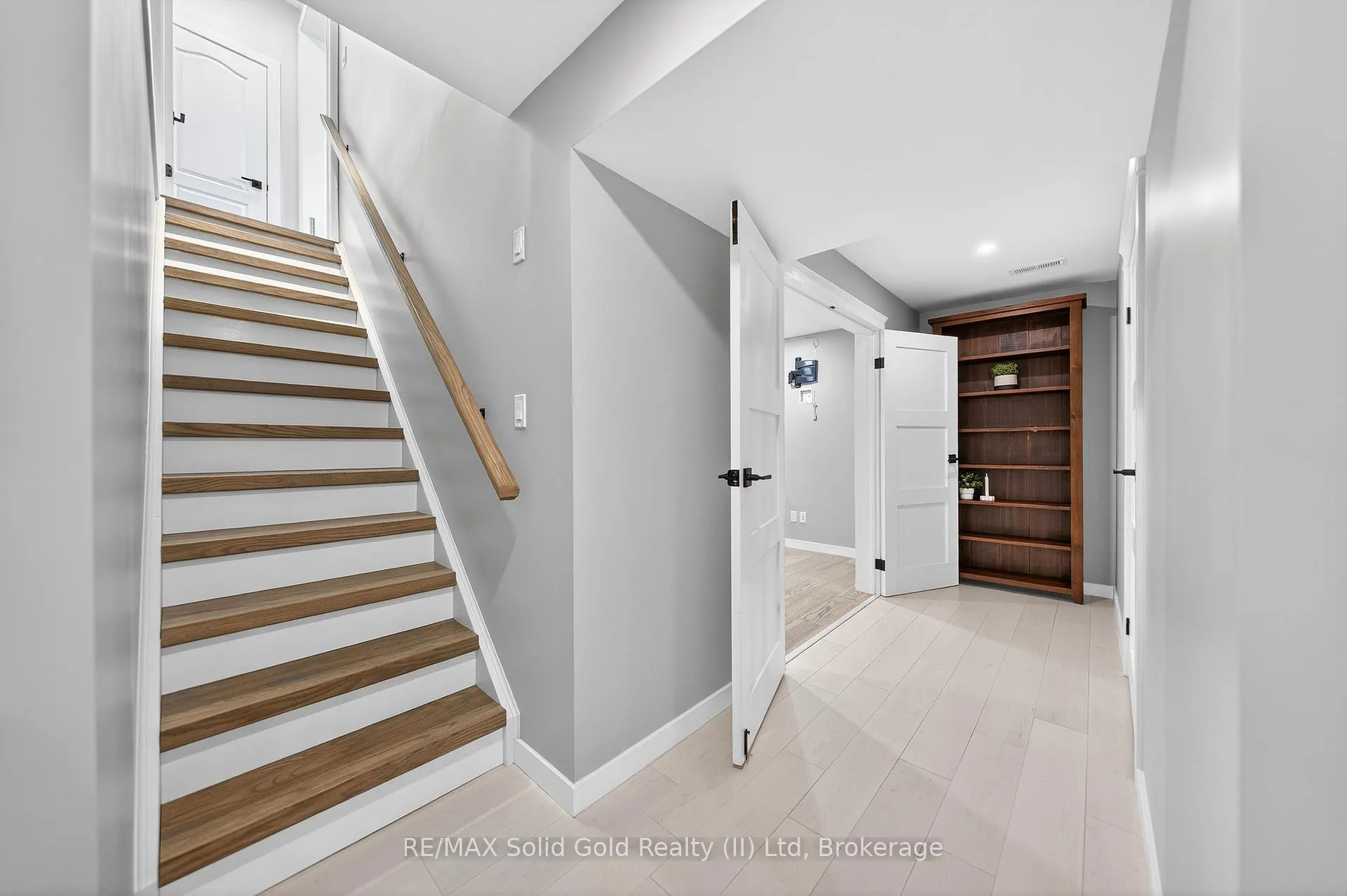 Photo 40 of 75 Porter Crescent, Cambridge, Silver Heights — HOMEH