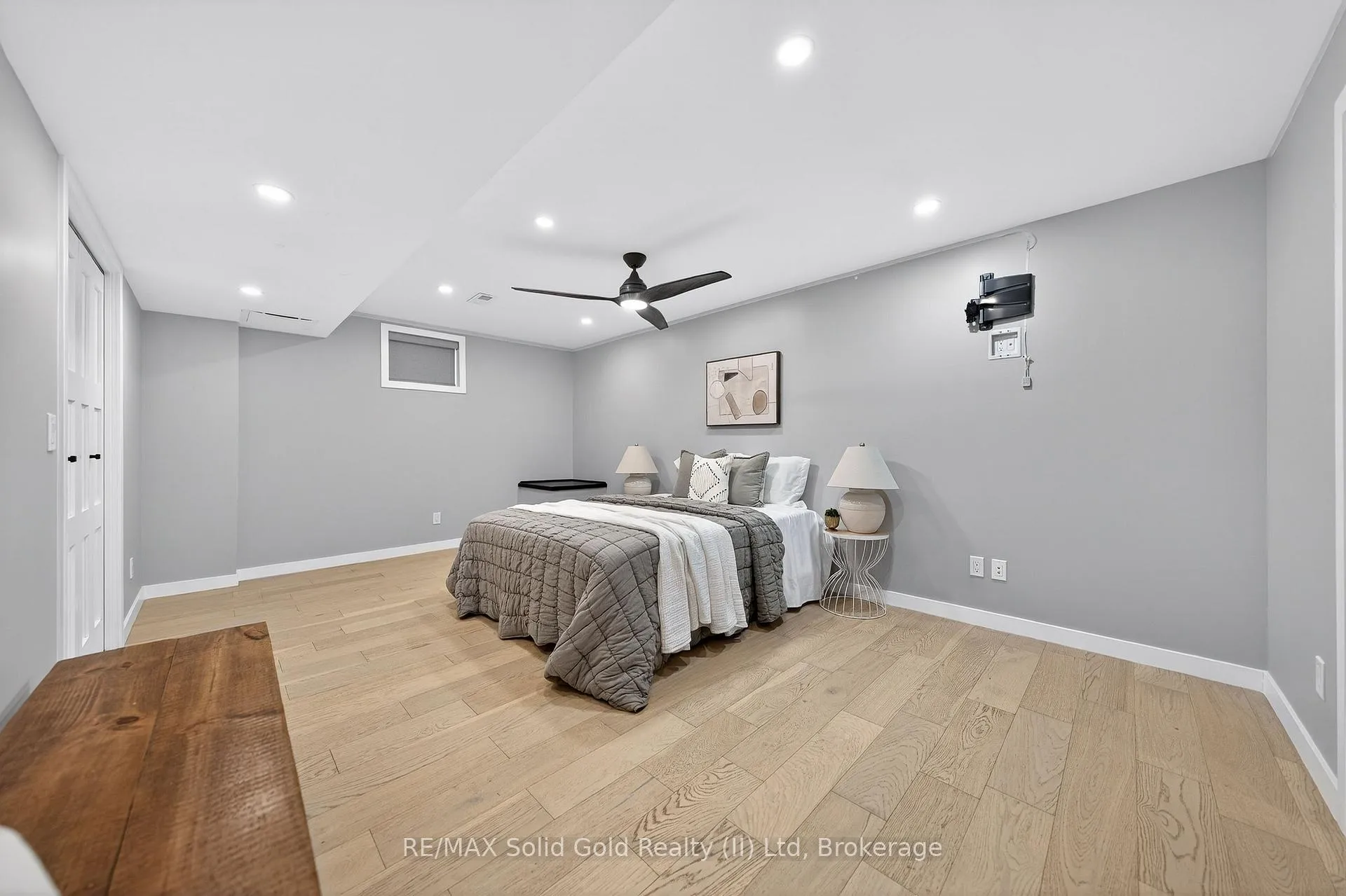 Photo 45 of 75 Porter Crescent, Cambridge, Silver Heights — HOMEH