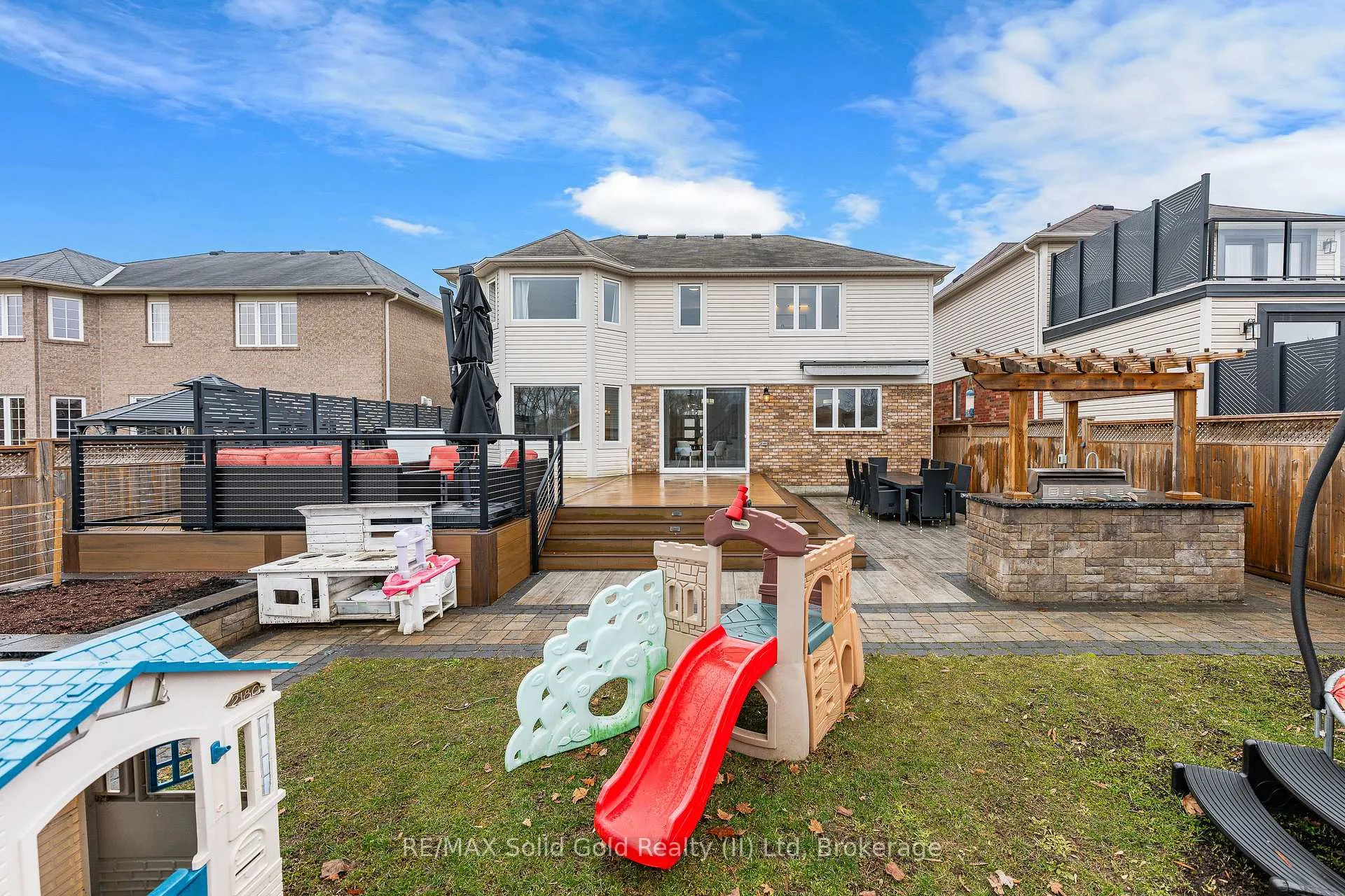 Photo 48 of 75 Porter Crescent, Cambridge, Silver Heights — HOMEH