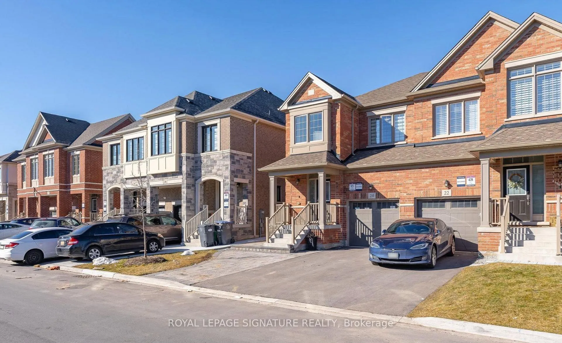 Photo 2 of 24 Fordham Road, Brampton, Bram West — HOMEH