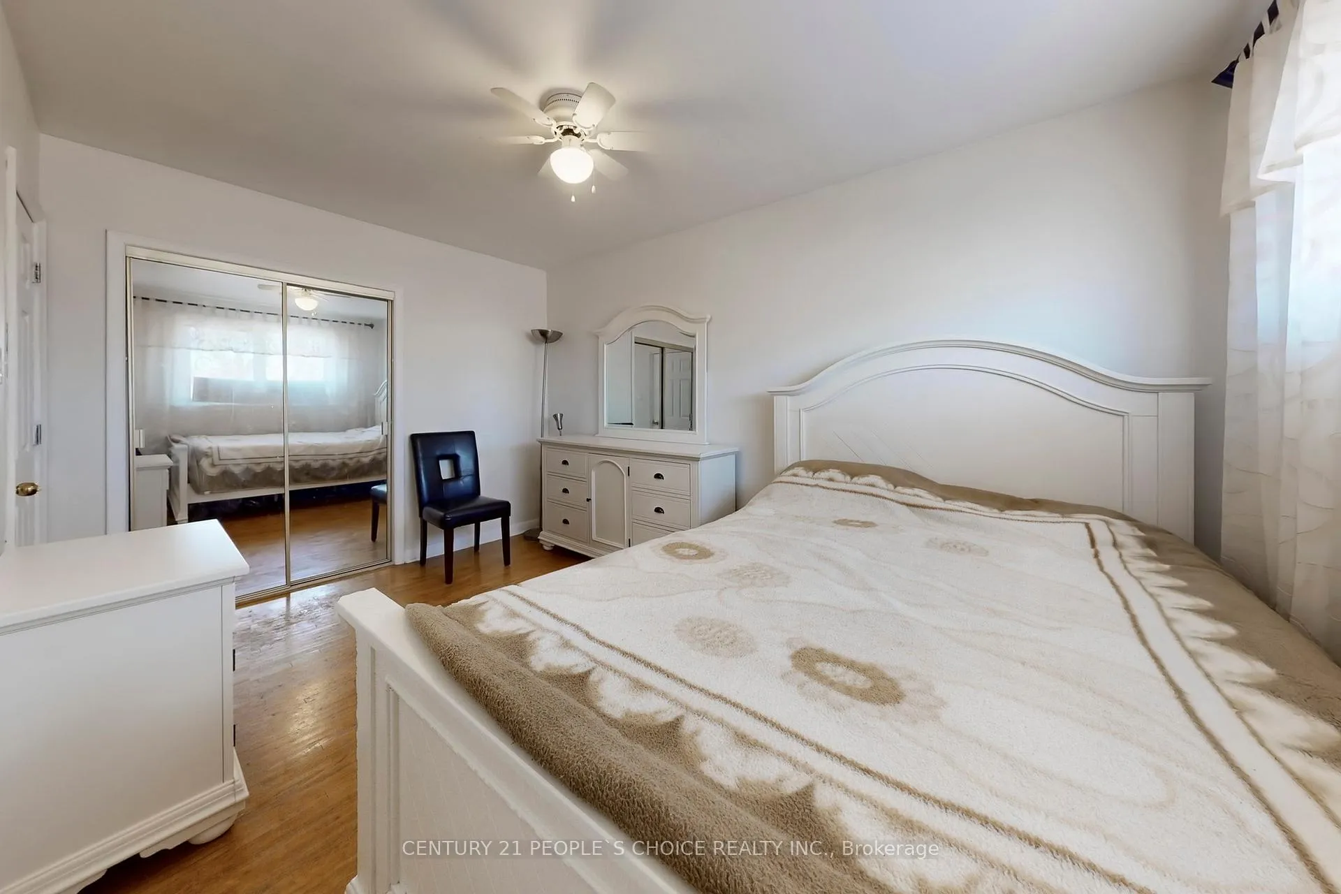 Photo 16 of 35 Westhumber Boulevard, Etobicoke, West Humber-Clairville — HOMEH