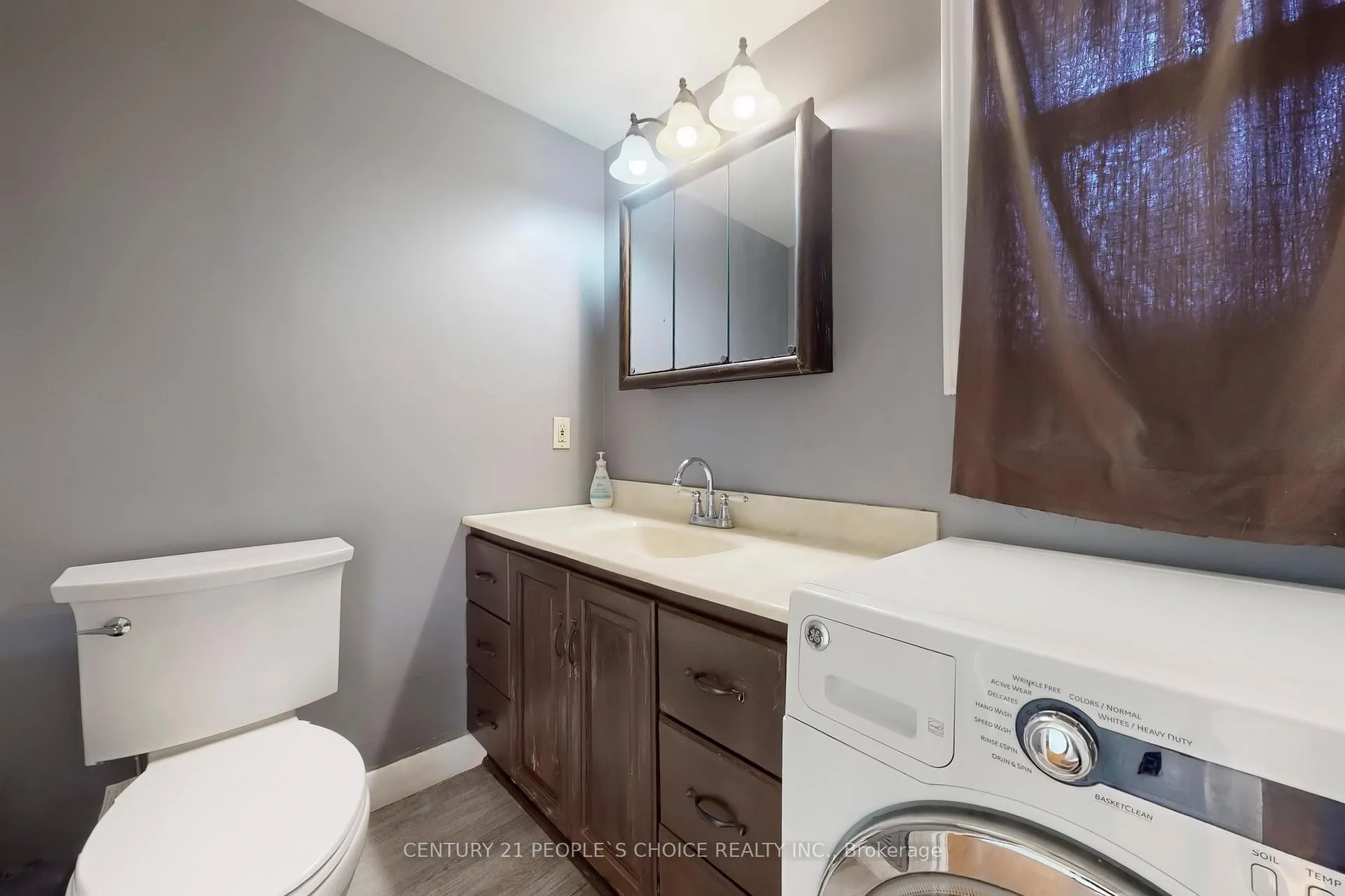 Photo 21 of 35 Westhumber Boulevard, Etobicoke, West Humber-Clairville — HOMEH