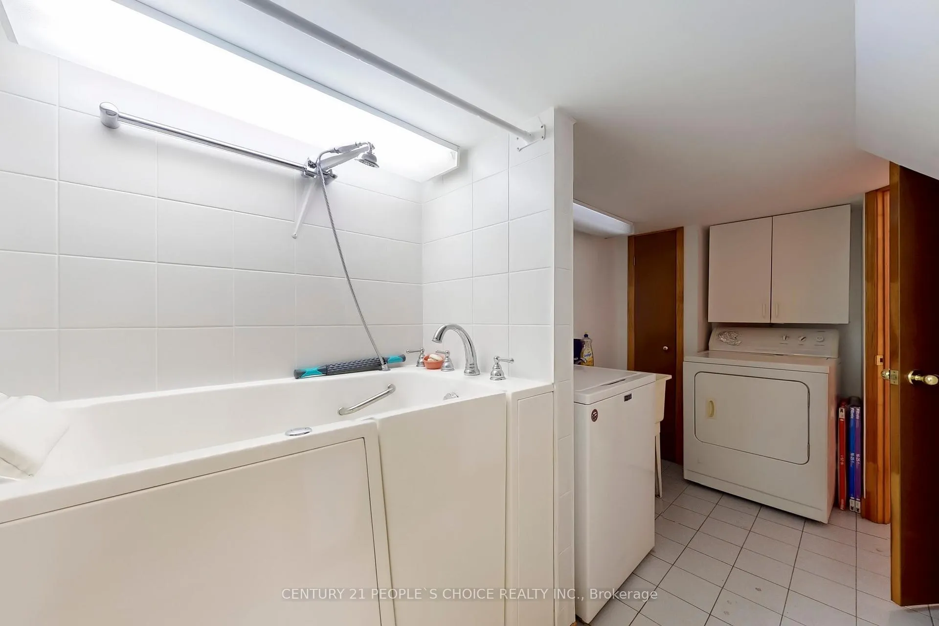 Photo 35 of 35 Westhumber Boulevard, Etobicoke, West Humber-Clairville — HOMEH