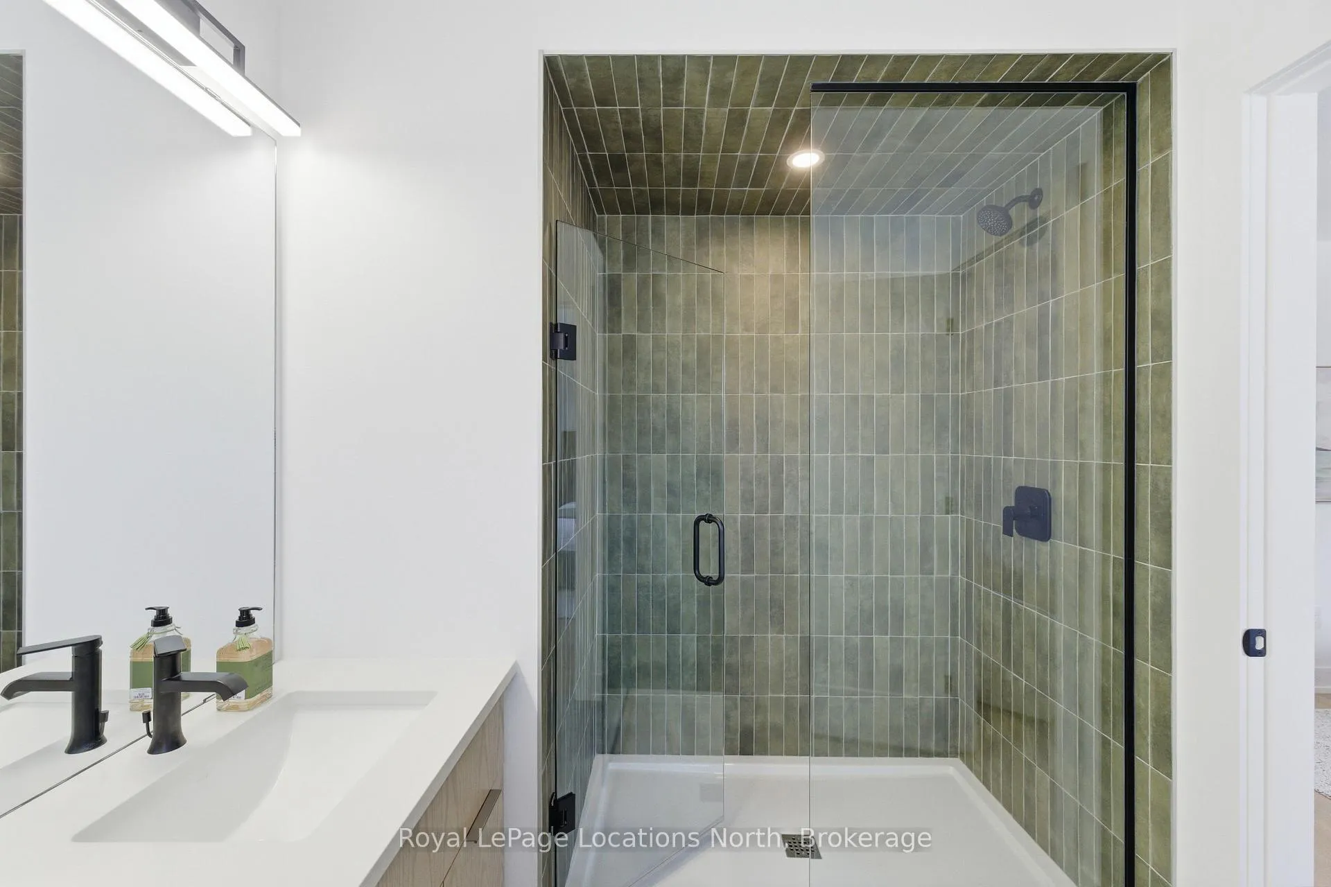 Photo 25 of 5 Swain Crescent, Collingwood — HOMEH