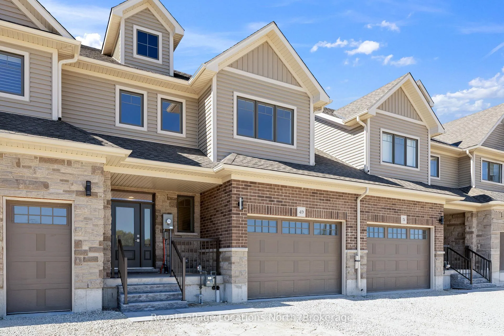 Photo 2 of 49 Swain Crescent, Collingwood — HOMEH