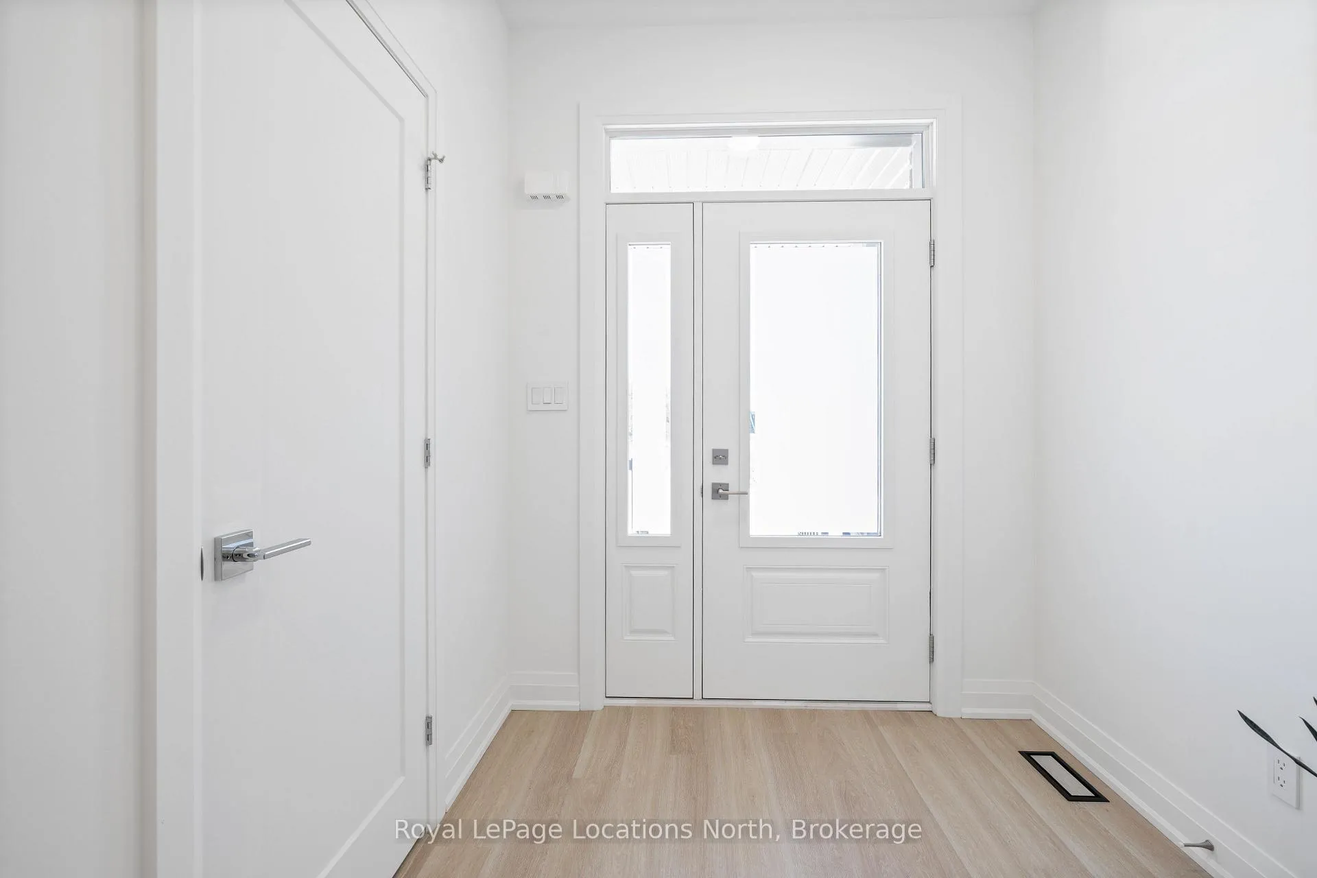 Photo 4 of 49 Swain Crescent, Collingwood — HOMEH