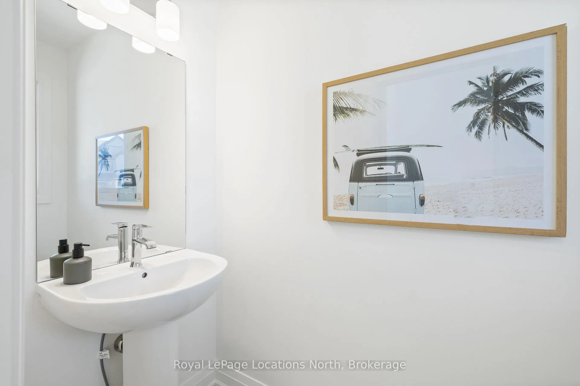 Photo 5 of 49 Swain Crescent, Collingwood — HOMEH
