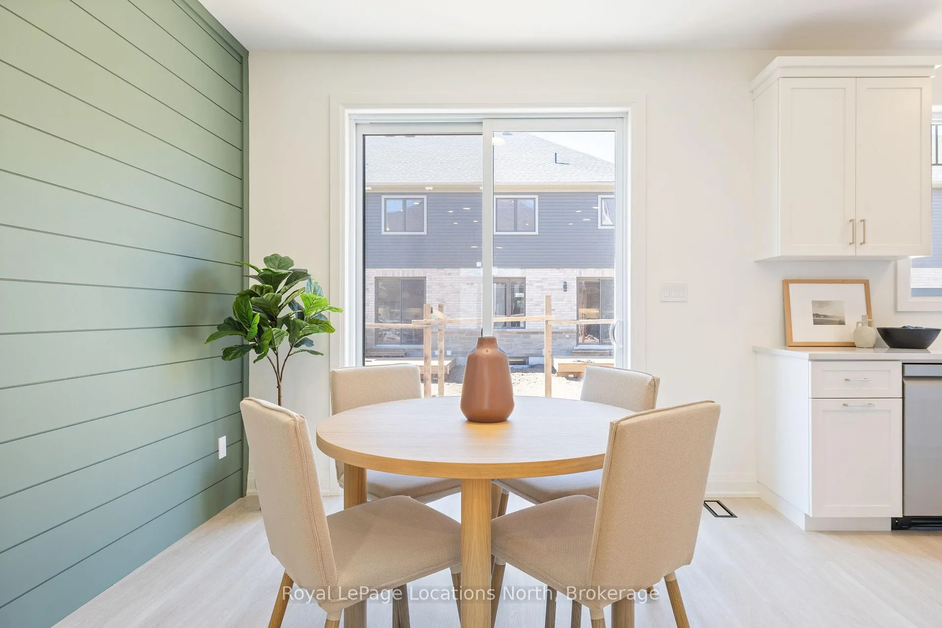 Photo 11 of 49 Swain Crescent, Collingwood — HOMEH