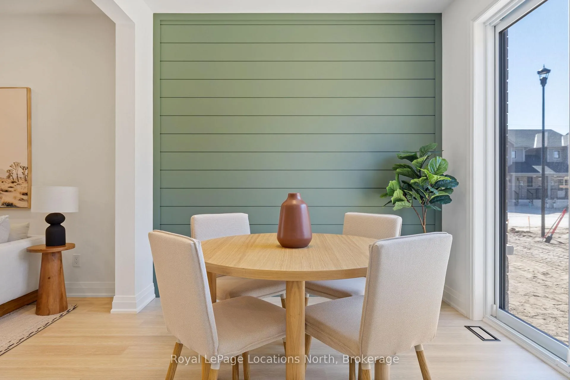 Photo 12 of 49 Swain Crescent, Collingwood — HOMEH