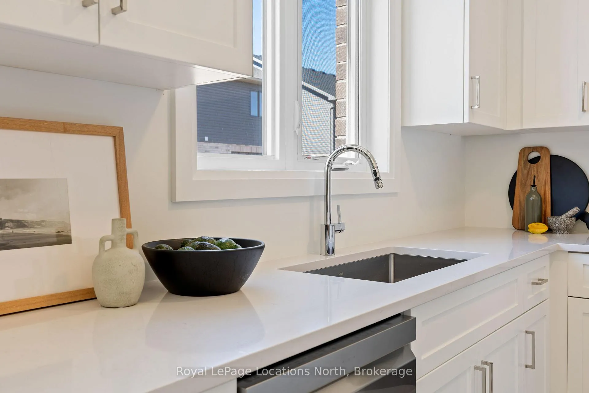Photo 14 of 49 Swain Crescent, Collingwood — HOMEH