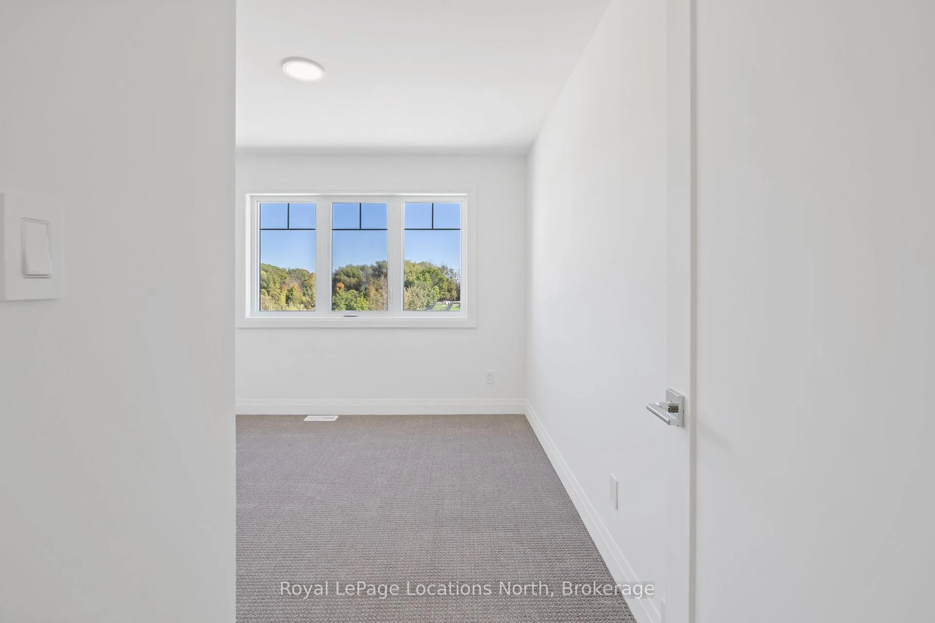 Photo 26 of 49 Swain Crescent, Collingwood — HOMEH