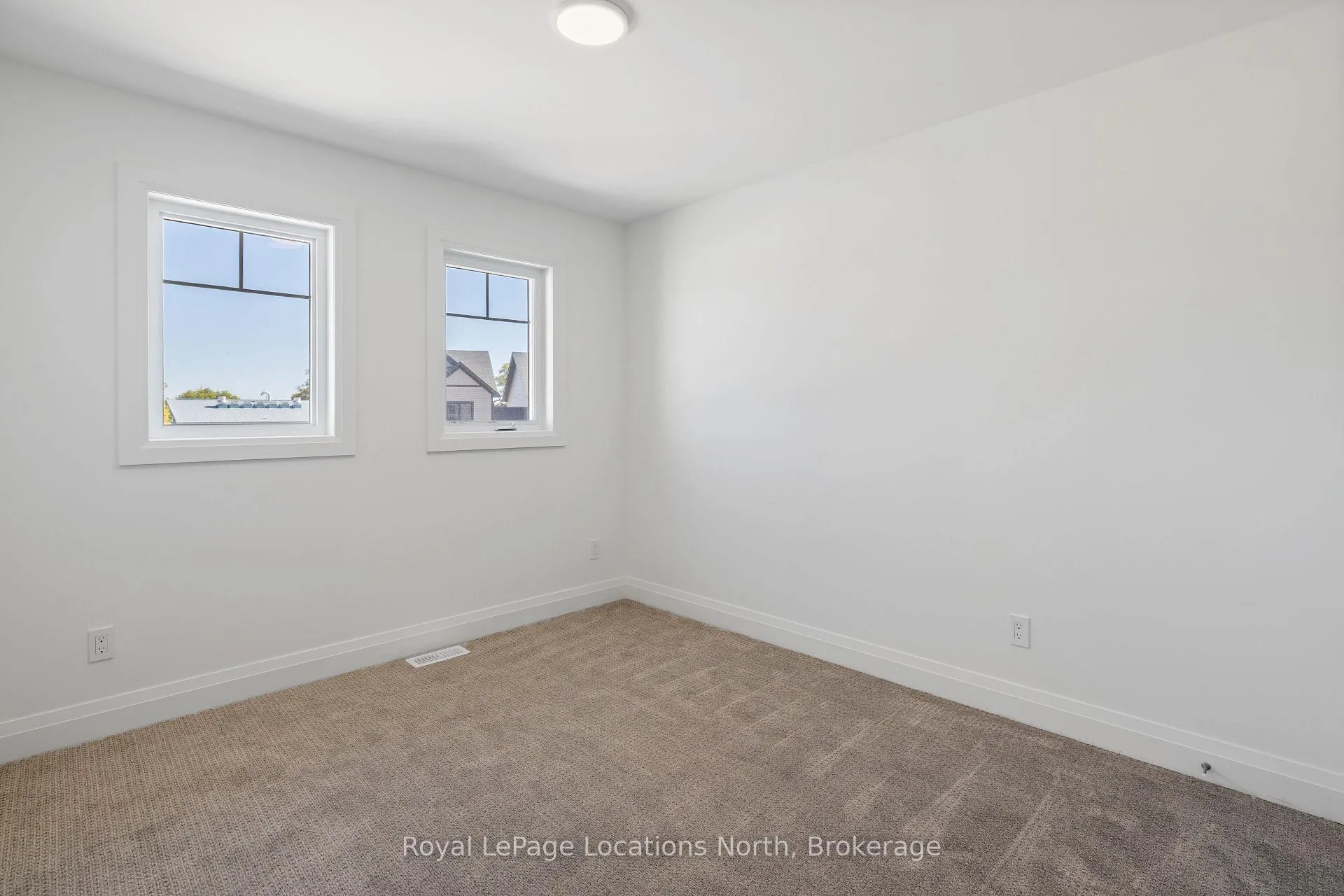 Photo 29 of 49 Swain Crescent, Collingwood — HOMEH