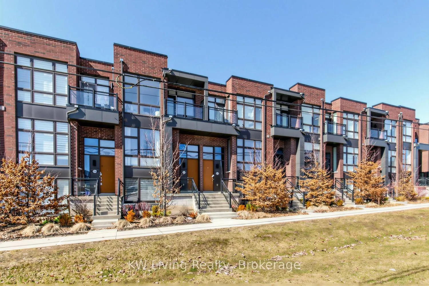 Photo 2 of 9132 Bathurst Street, Vaughan, Patterson — HOMEH