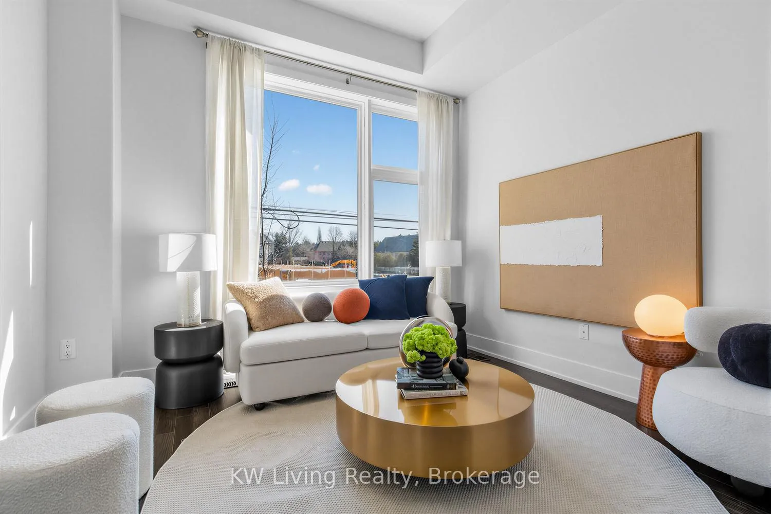 Photo 6 of 9132 Bathurst Street, Vaughan, Patterson — HOMEH