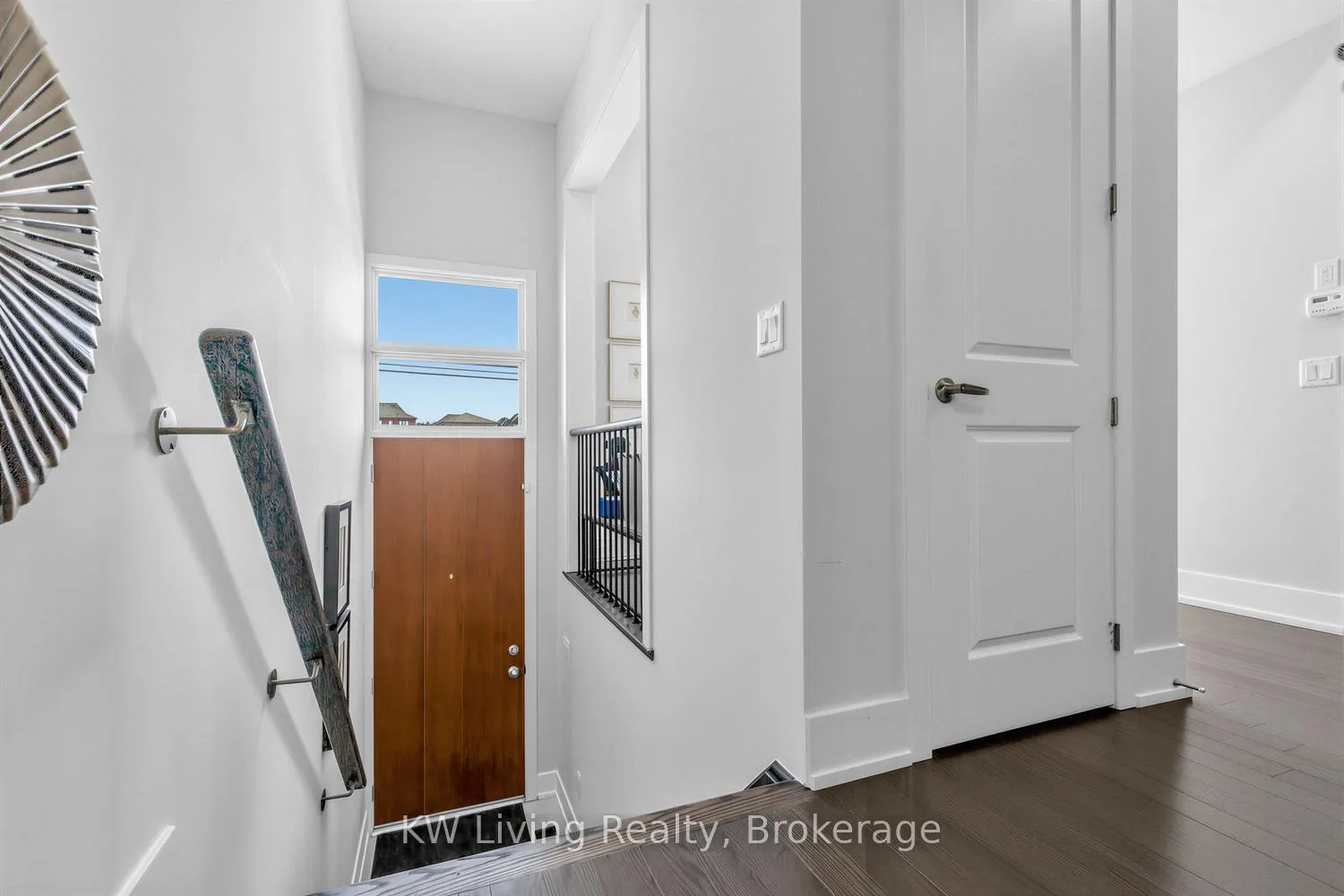 Photo 9 of 9132 Bathurst Street, Vaughan, Patterson — HOMEH