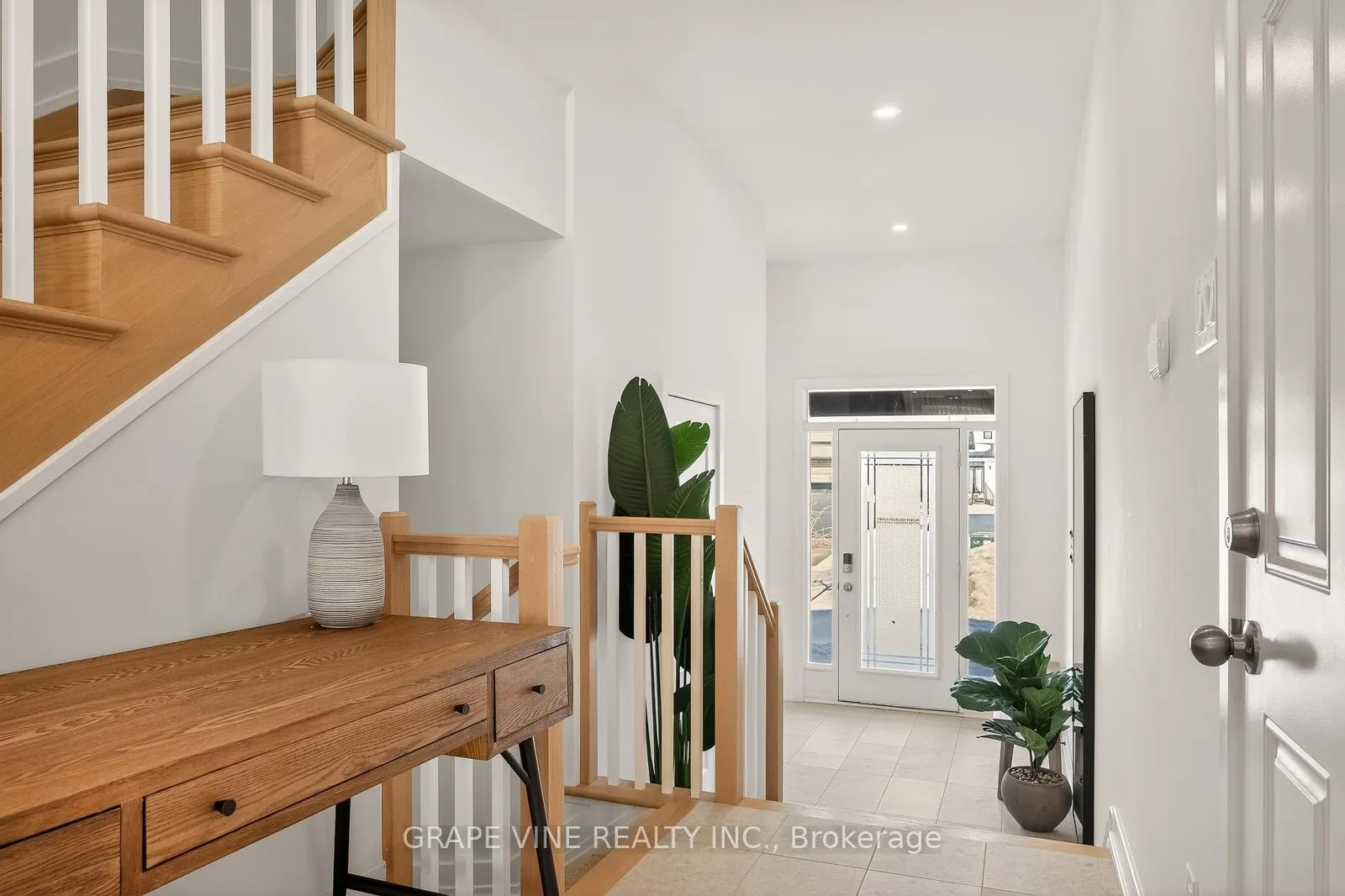 Photo 4 of 2034 Allegrini Terrace, Ottawa, Kanata - Emerald Meadows/Trailwest — HOMEH
