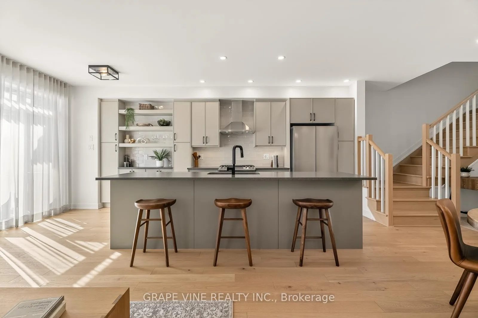 Photo 11 of 2034 Allegrini Terrace, Ottawa, Kanata - Emerald Meadows/Trailwest — HOMEH