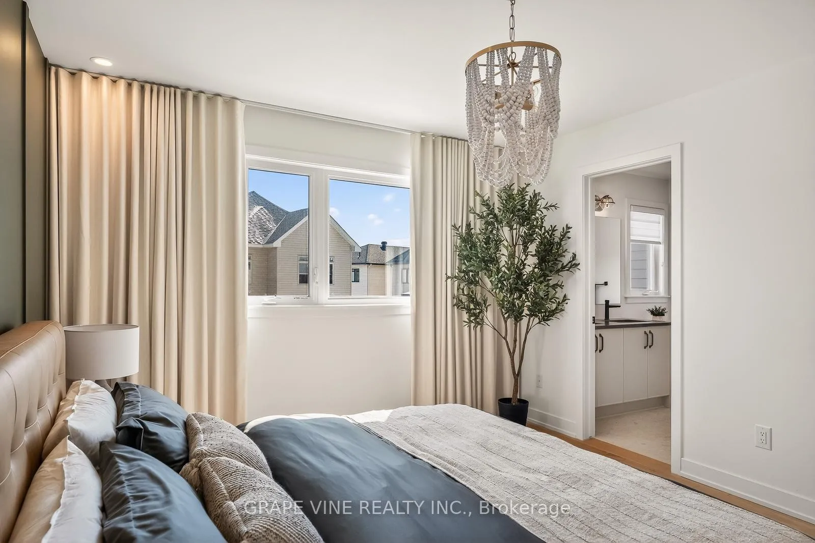 Photo 22 of 2034 Allegrini Terrace, Ottawa, Kanata - Emerald Meadows/Trailwest — HOMEH