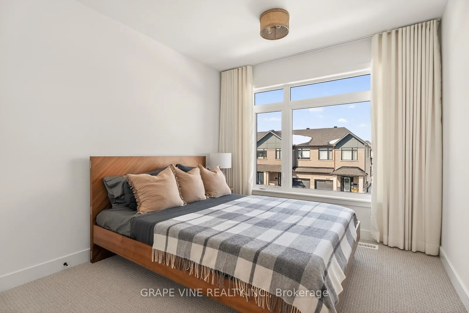 Photo 28 of 2034 Allegrini Terrace, Ottawa, Kanata - Emerald Meadows/Trailwest — HOMEH