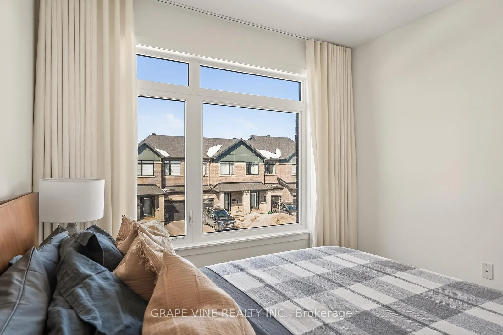 Photo 29 of 2034 Allegrini Terrace, Ottawa, Kanata - Emerald Meadows/Trailwest — HOMEH