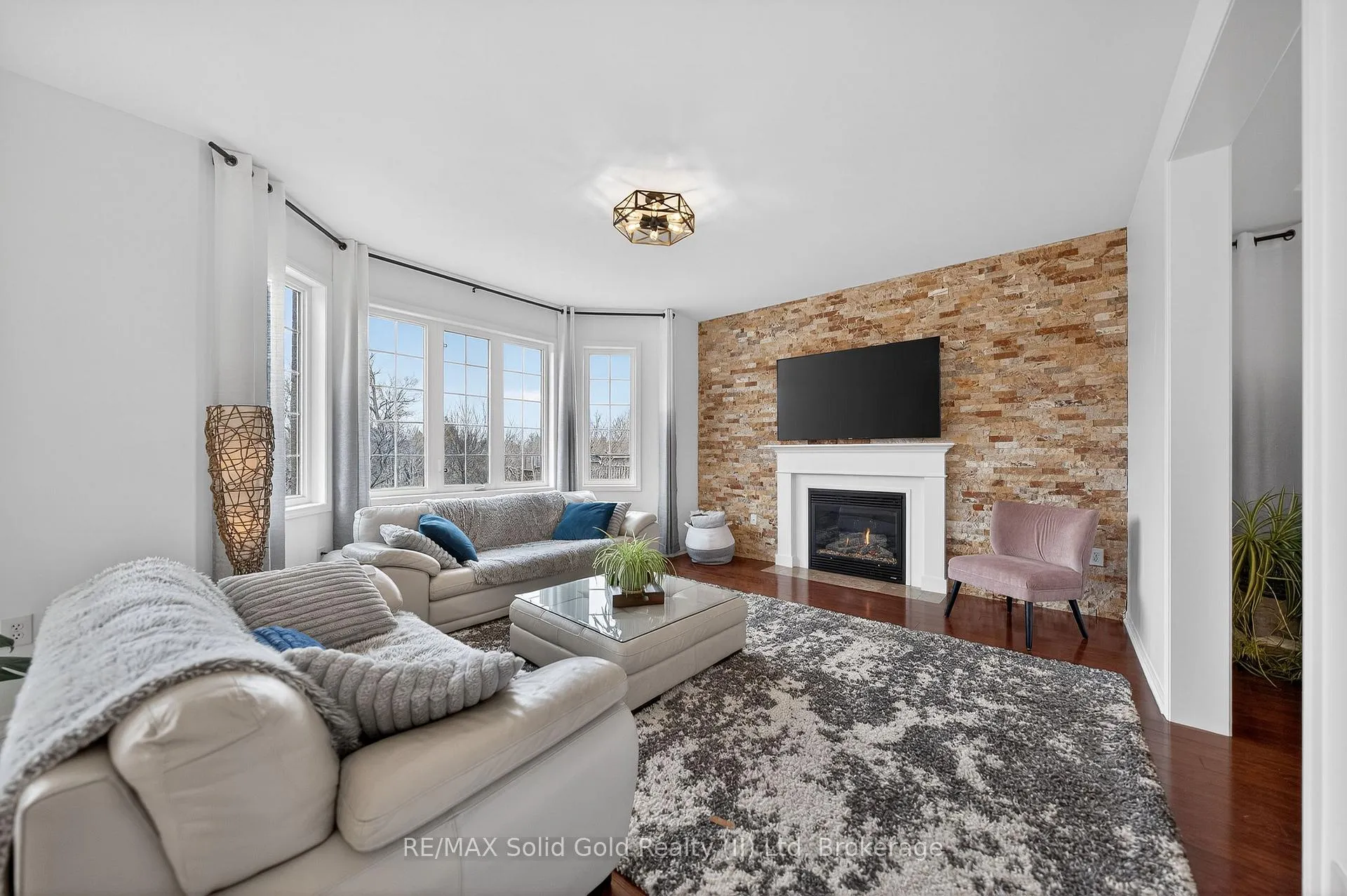 Photo 6 of 79 Porter Crescent, Cambridge — HOMEH