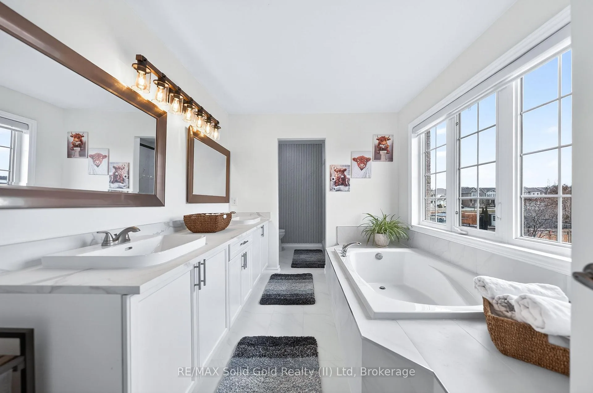 Photo 18 of 79 Porter Crescent, Cambridge — HOMEH
