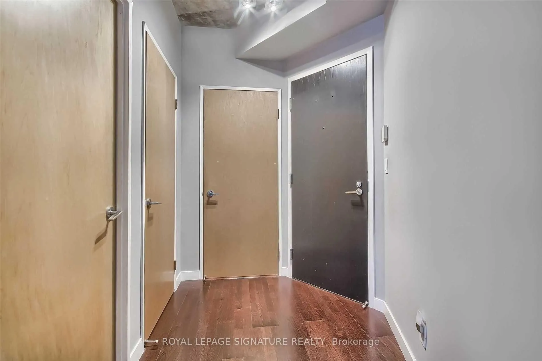 Photo 8 of Unit 421, 1 Shaw Street, Toronto, Niagara — HOMEH