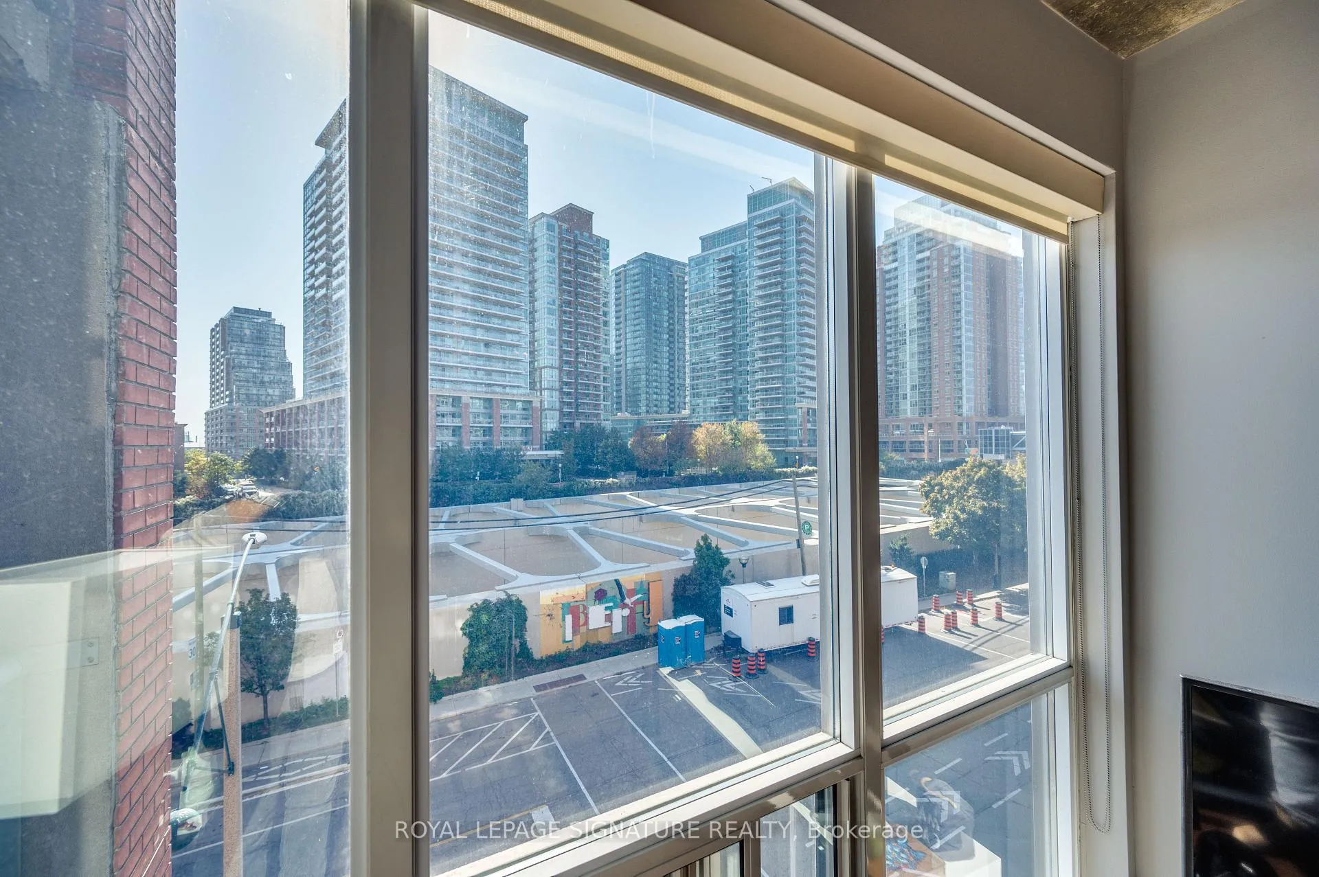 Photo 12 of Unit 421, 1 Shaw Street, Toronto, Niagara — HOMEH