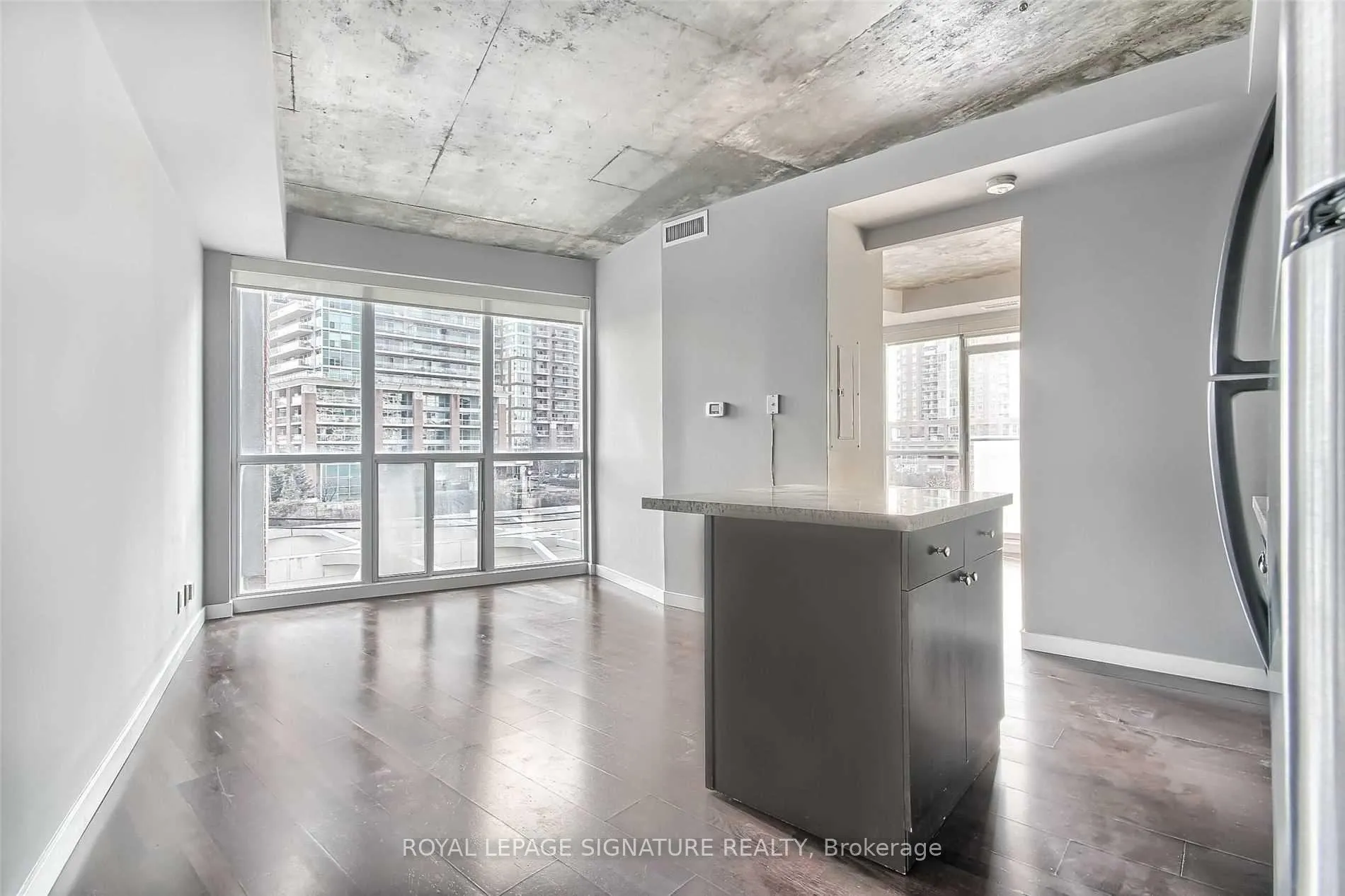 Photo 14 of Unit 421, 1 Shaw Street, Toronto, Niagara — HOMEH
