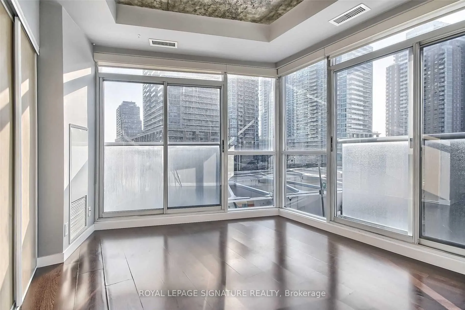 Photo 20 of Unit 421, 1 Shaw Street, Toronto, Niagara — HOMEH