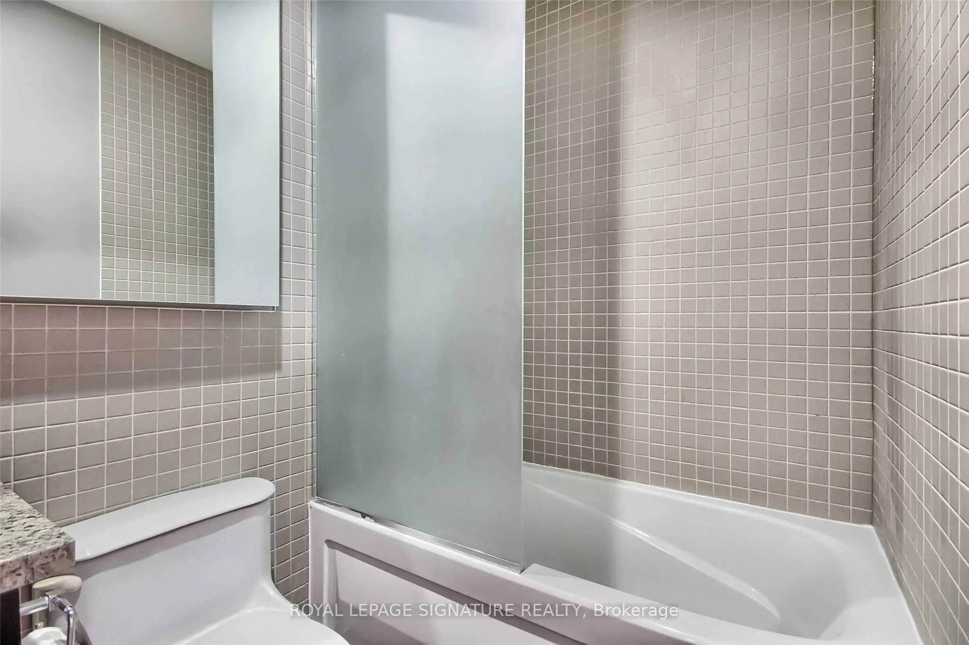 Photo 24 of Unit 421, 1 Shaw Street, Toronto, Niagara — HOMEH