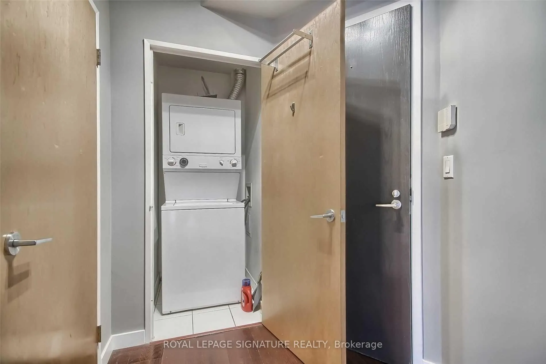Photo 26 of Unit 421, 1 Shaw Street, Toronto, Niagara — HOMEH