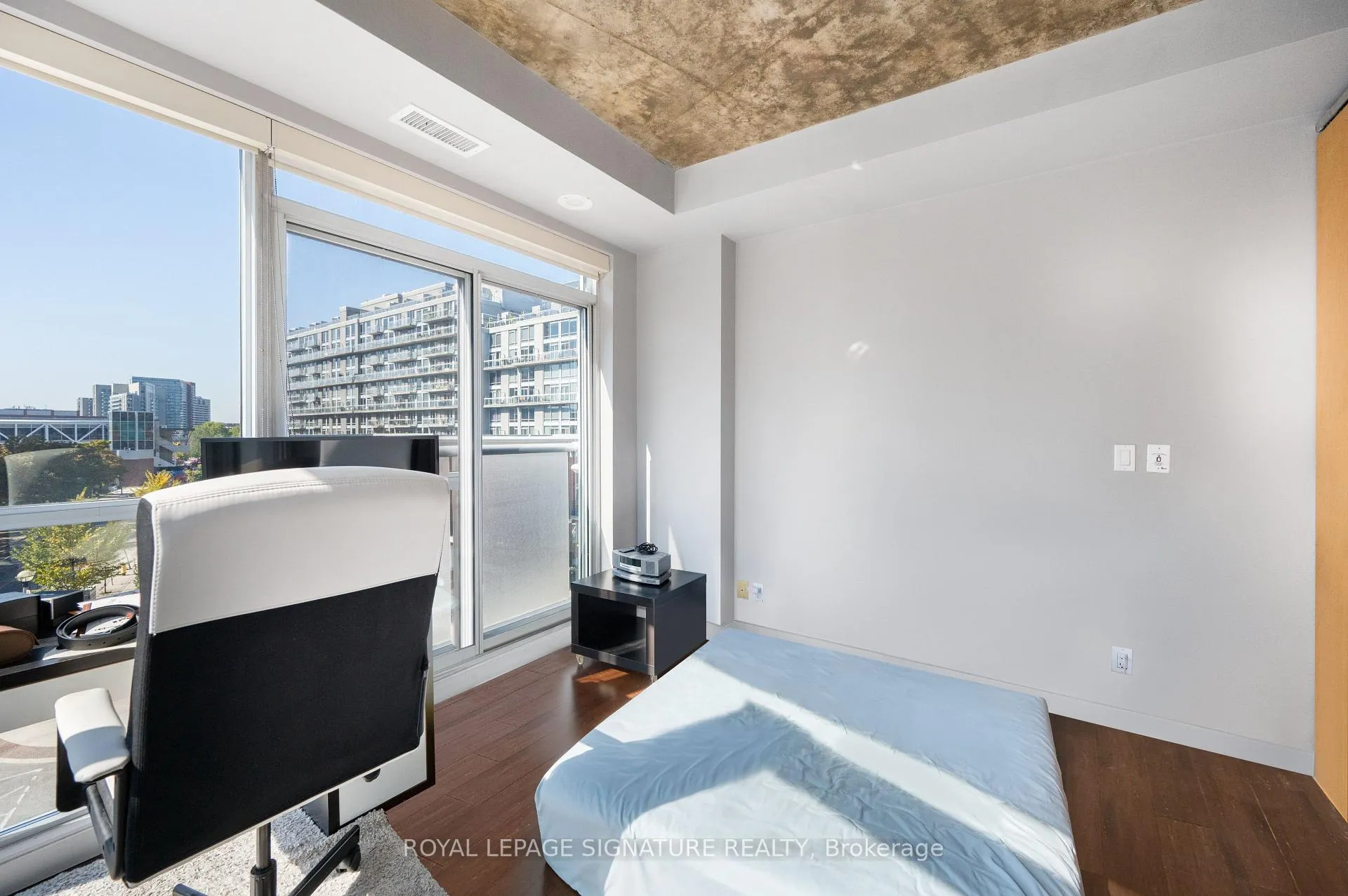 Photo 27 of Unit 421, 1 Shaw Street, Toronto, Niagara — HOMEH