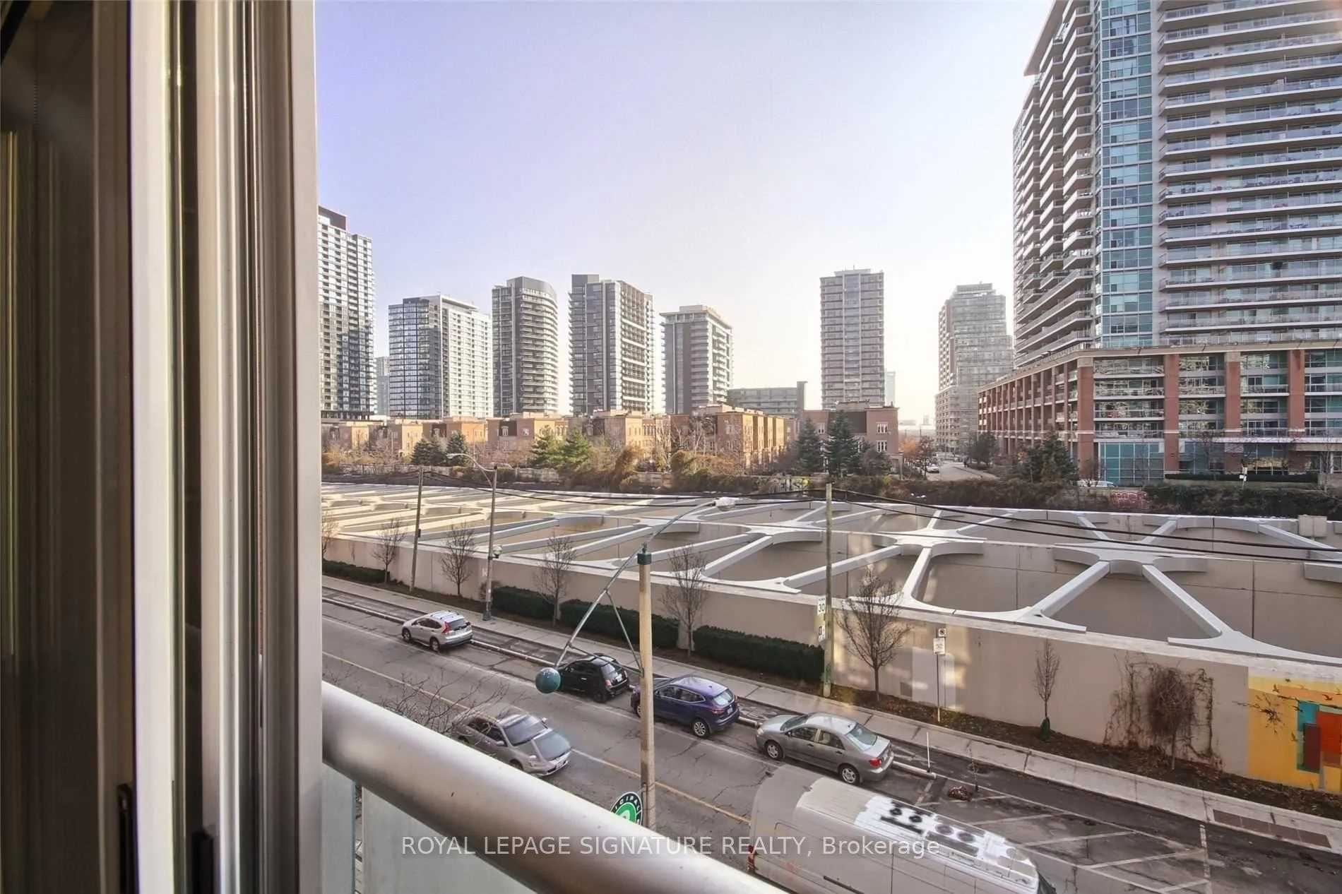 Photo 28 of Unit 421, 1 Shaw Street, Toronto, Niagara — HOMEH