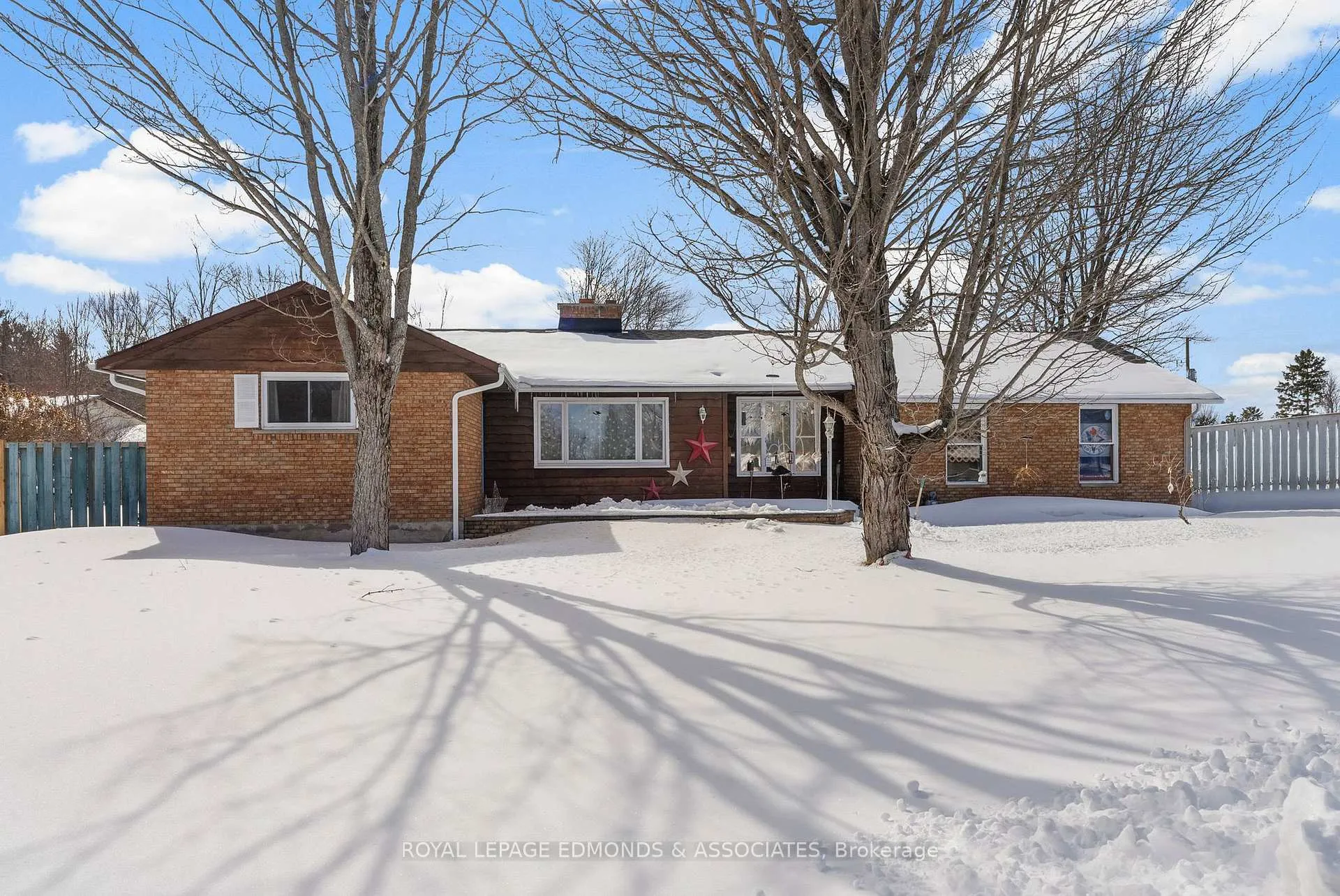 Photo 3 of 58 Hilda Street, Petawawa — HOMEH