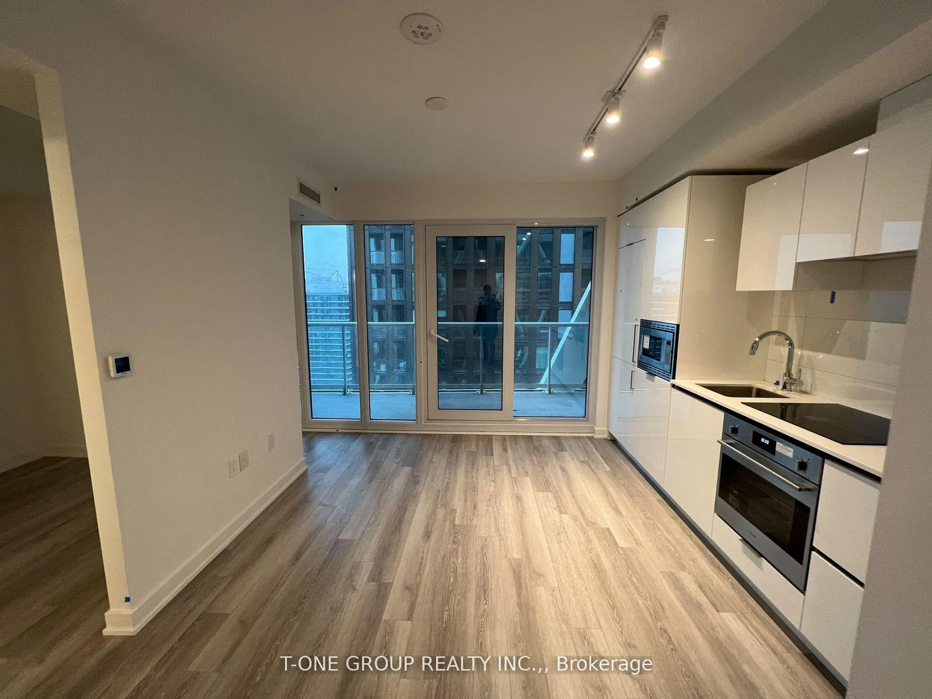 Photo 1 of Unit 3320, 230 Simcoe Street, Toronto, Kensington-Chinatown — HOMEH