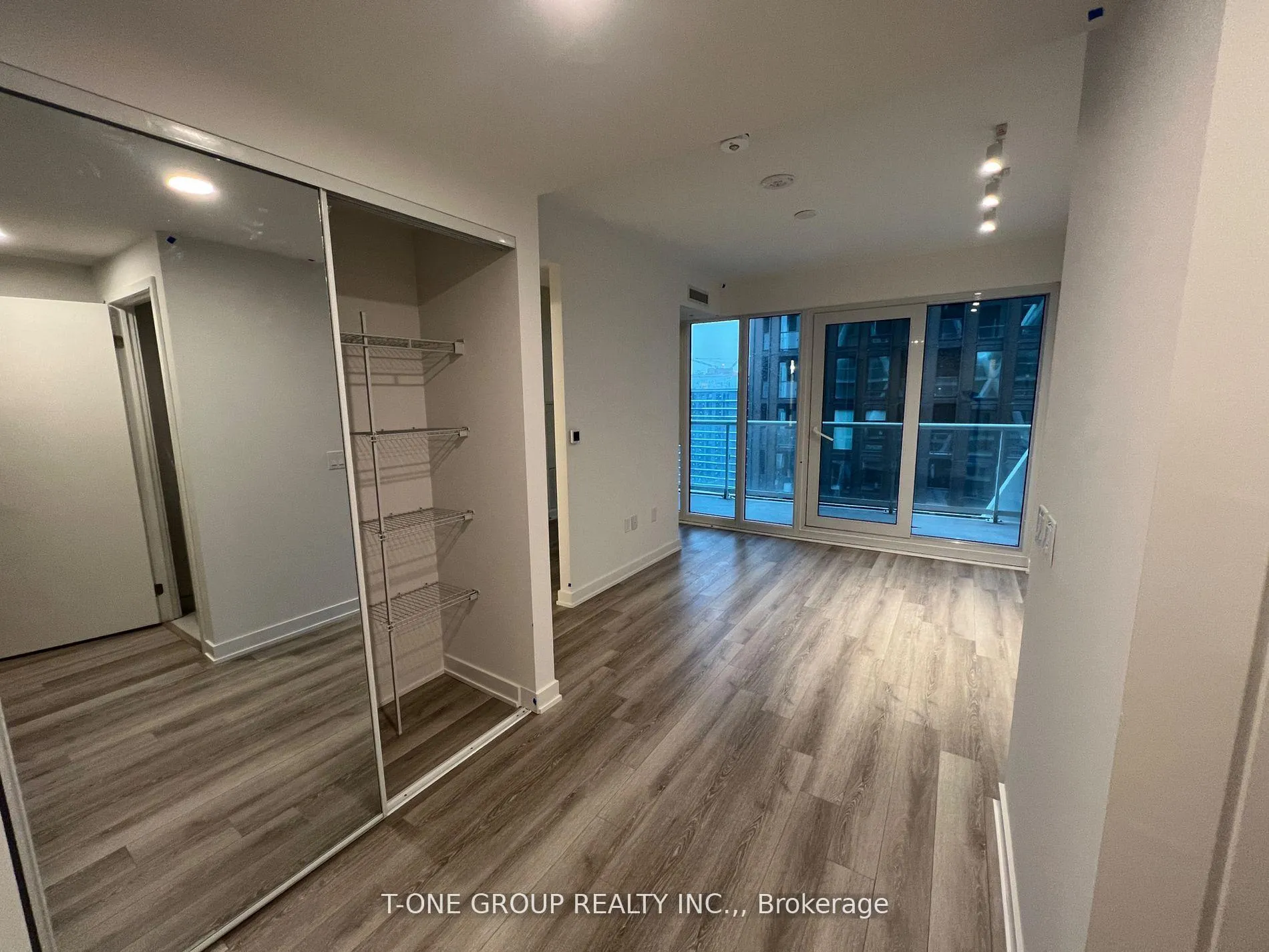 Photo 9 of Unit 3320, 230 Simcoe Street, Toronto, Kensington-Chinatown — HOMEH