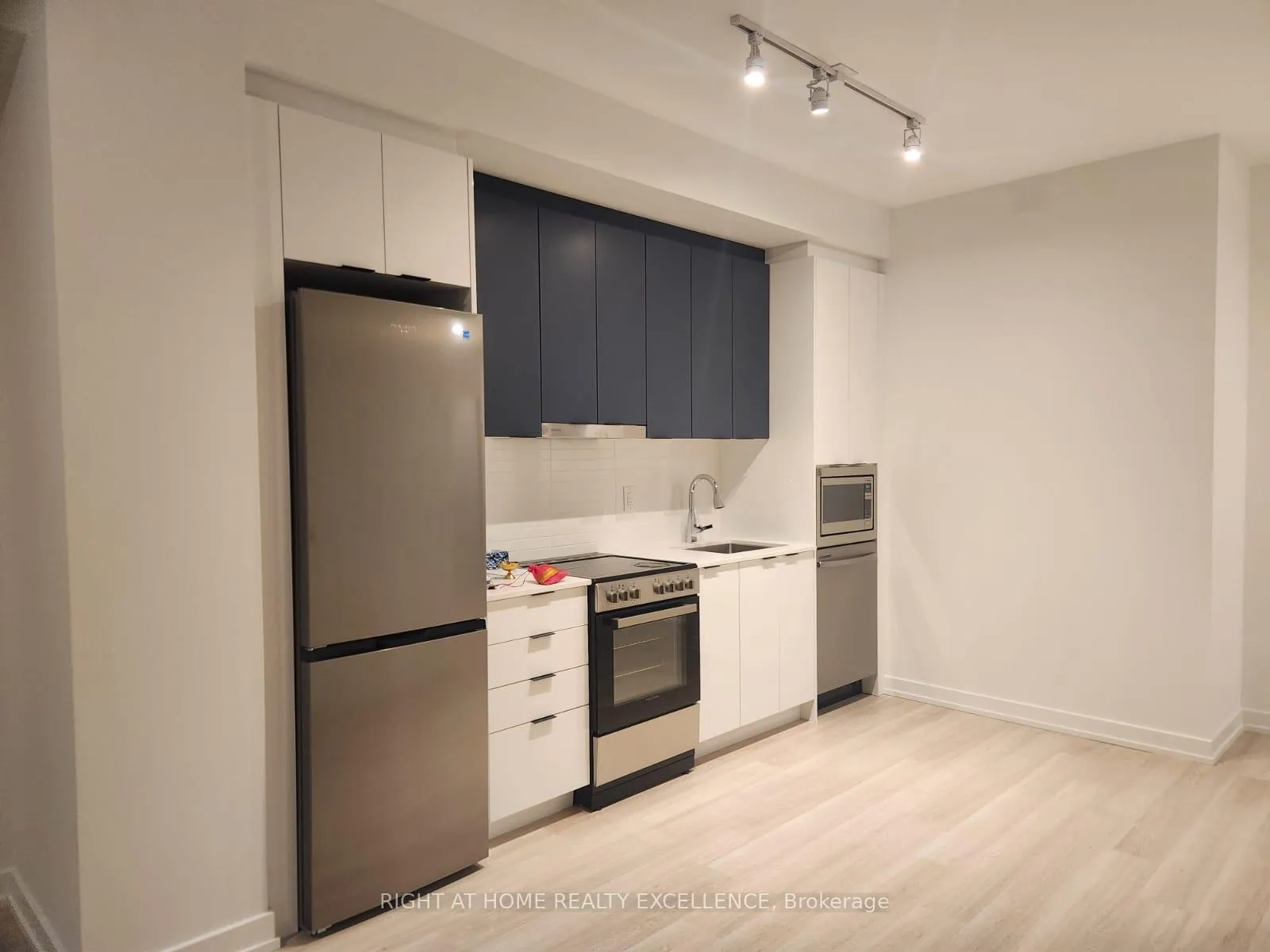 Photo 1 of Unit B-2103, 9751 Markham Road, Markham, Greensborough — HOMEH