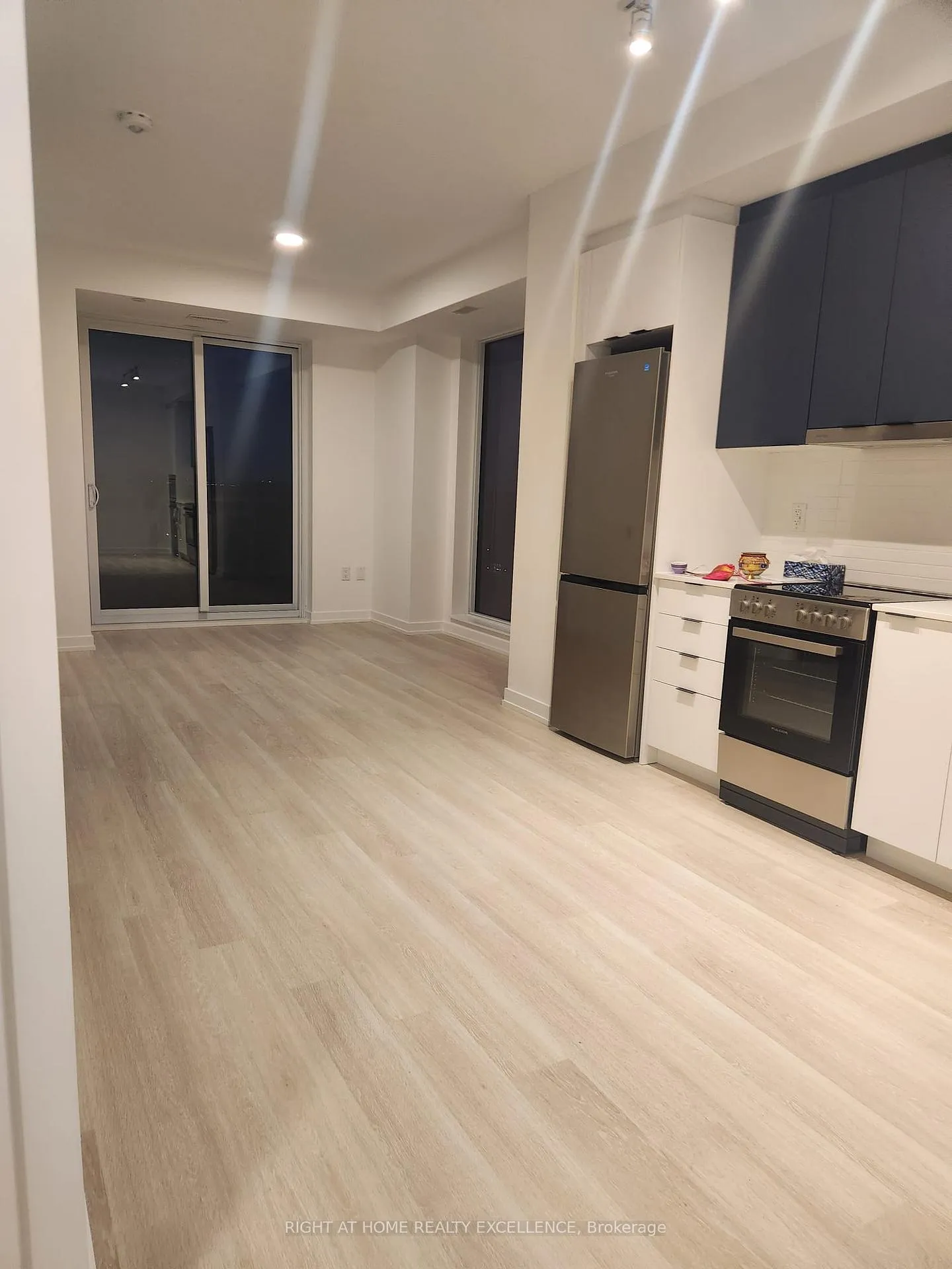 Photo 2 of Unit B-2103, 9751 Markham Road, Markham, Greensborough — HOMEH