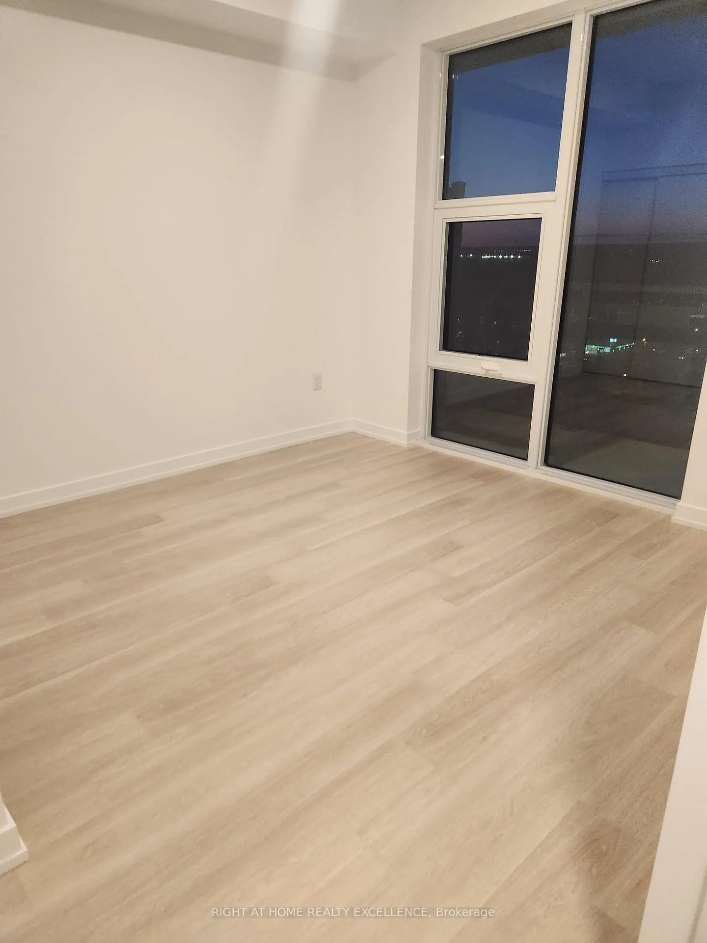 Photo 3 of Unit B-2103, 9751 Markham Road, Markham, Greensborough — HOMEH