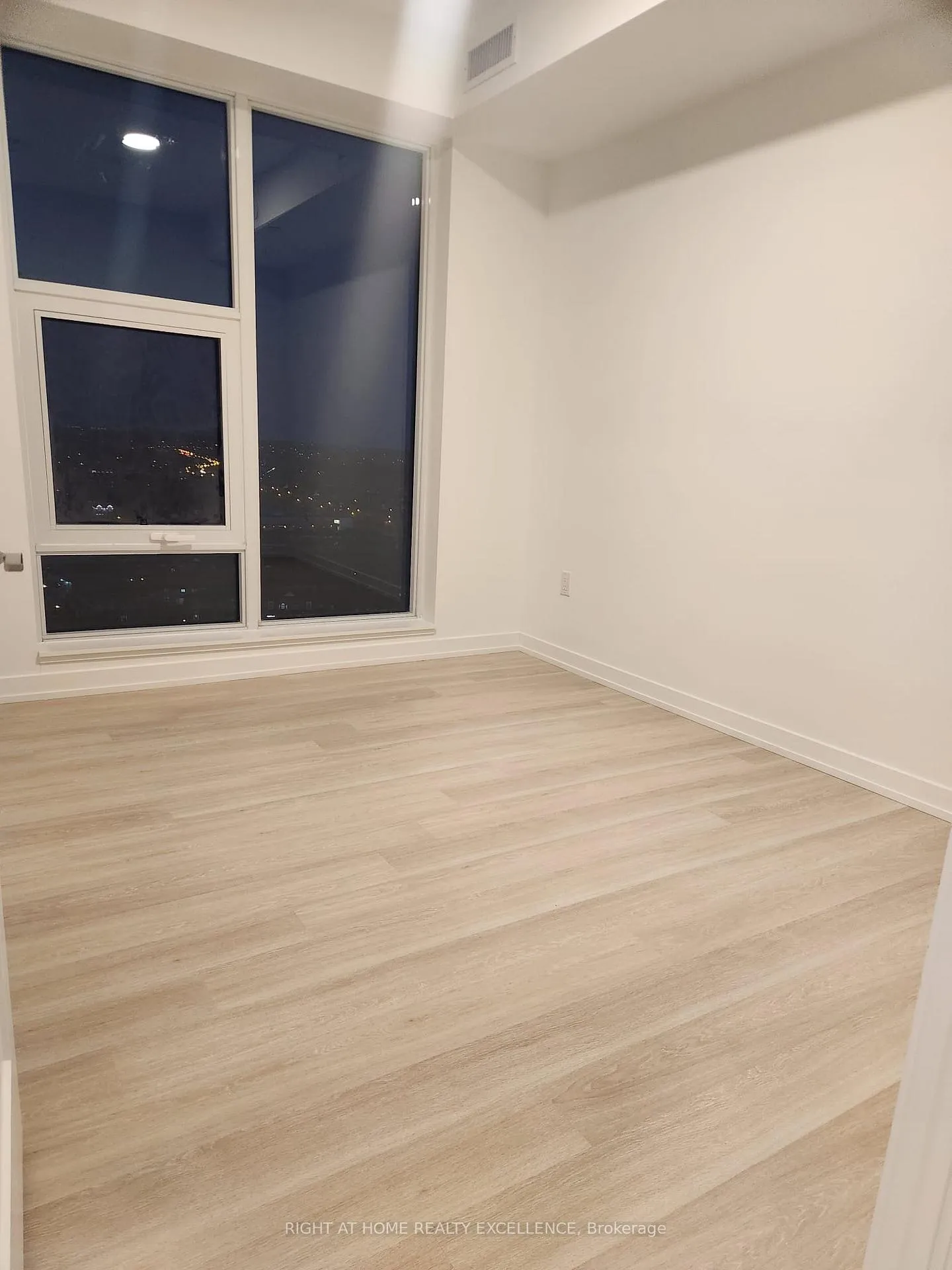 Photo 4 of Unit B-2103, 9751 Markham Road, Markham, Greensborough — HOMEH