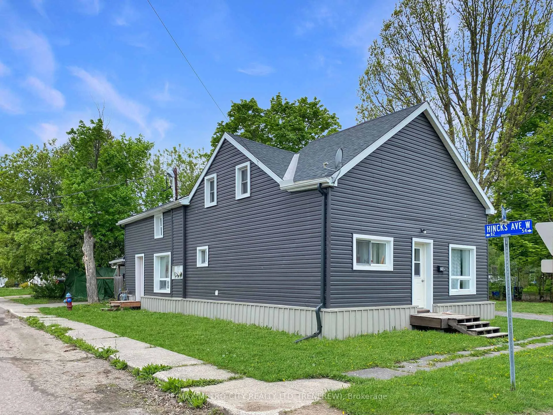 Photo 2 of 294 Albert Street, Renfrew — HOMEH