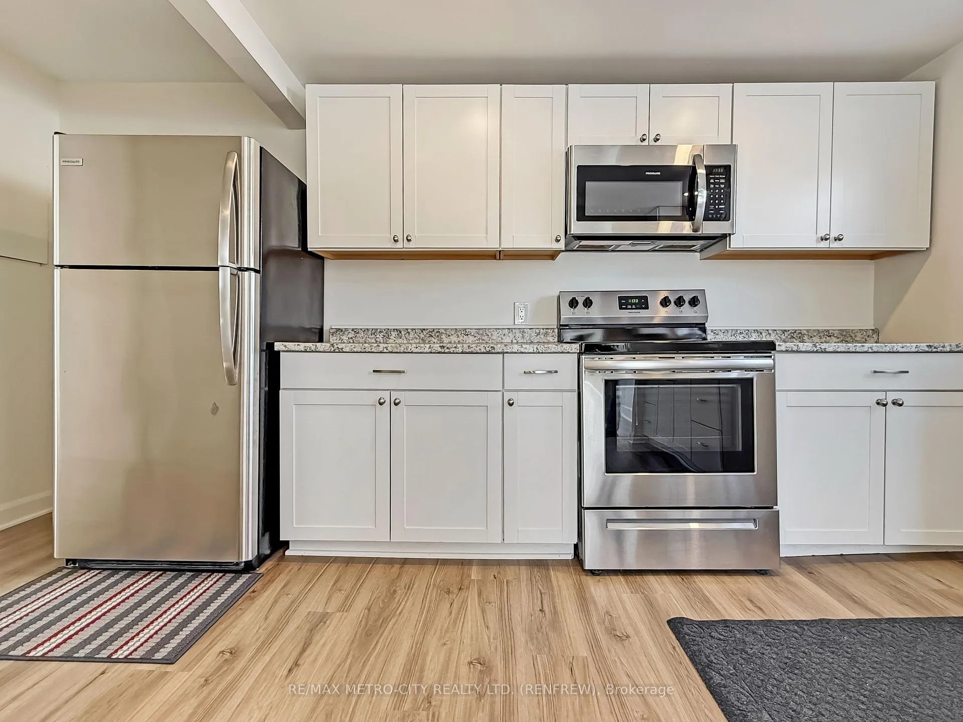 Photo 5 of 294 Albert Street, Renfrew — HOMEH