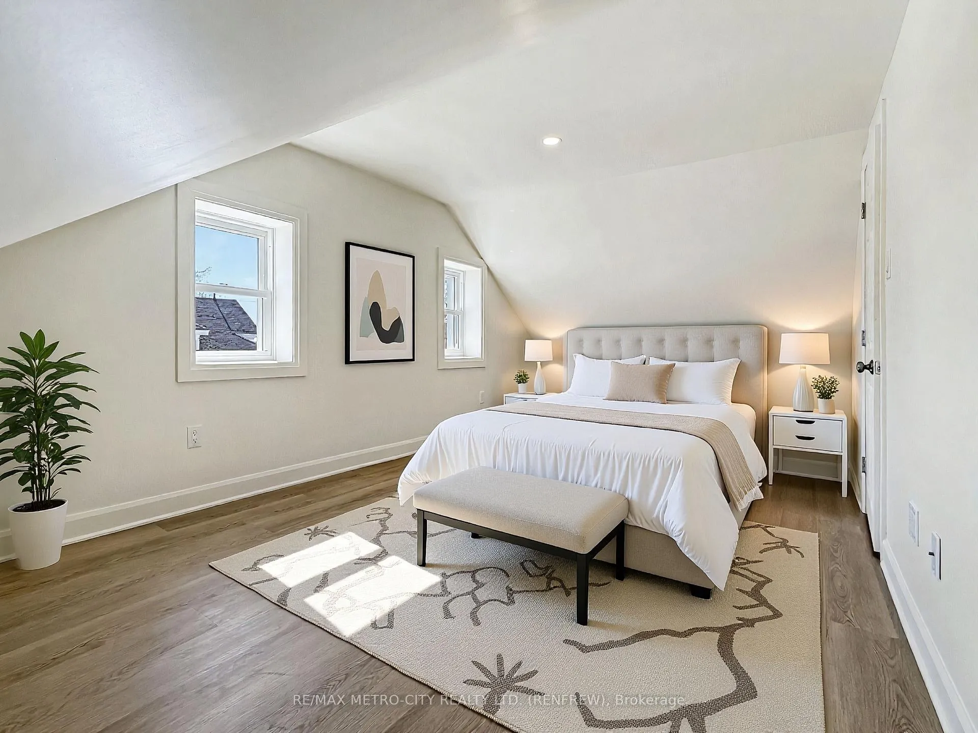 Photo 14 of 294 Albert Street, Renfrew — HOMEH