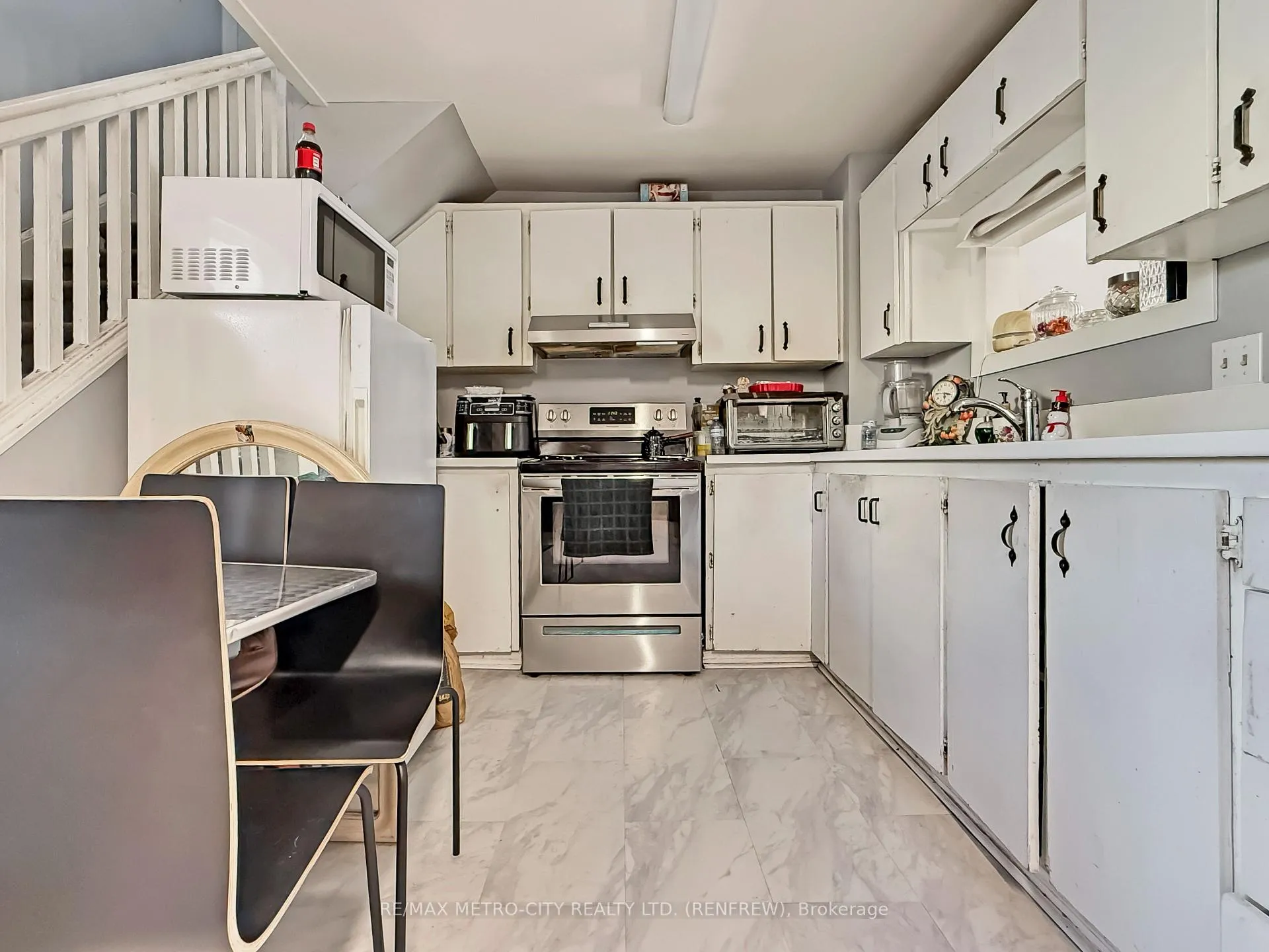 Photo 19 of 294 Albert Street, Renfrew — HOMEH