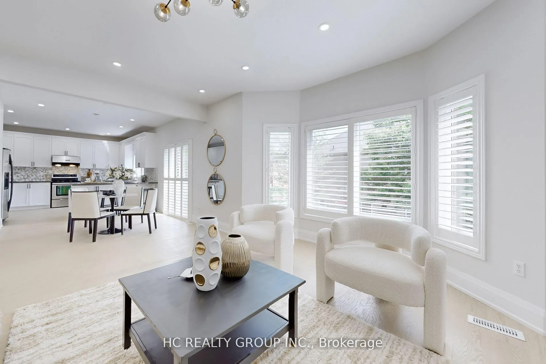 Photo 8 of 47 Medoc Place, Vaughan, Patterson — HOMEH