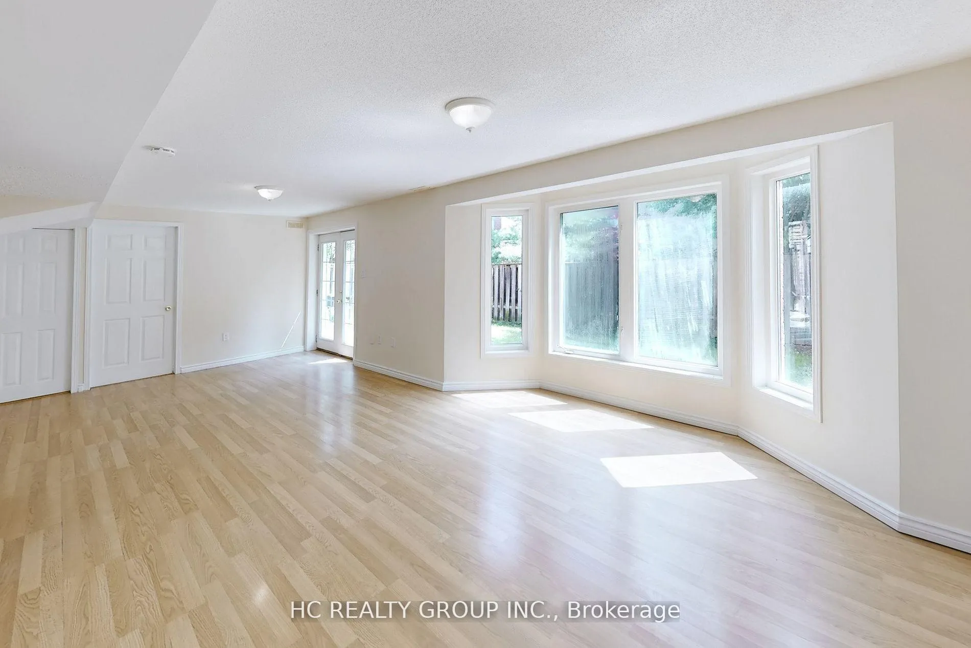 Photo 18 of 47 Medoc Place, Vaughan, Patterson — HOMEH