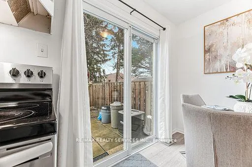Photo 8 of Unit 92, 900 Central Park Drive, Brampton, Northgate — HOMEH