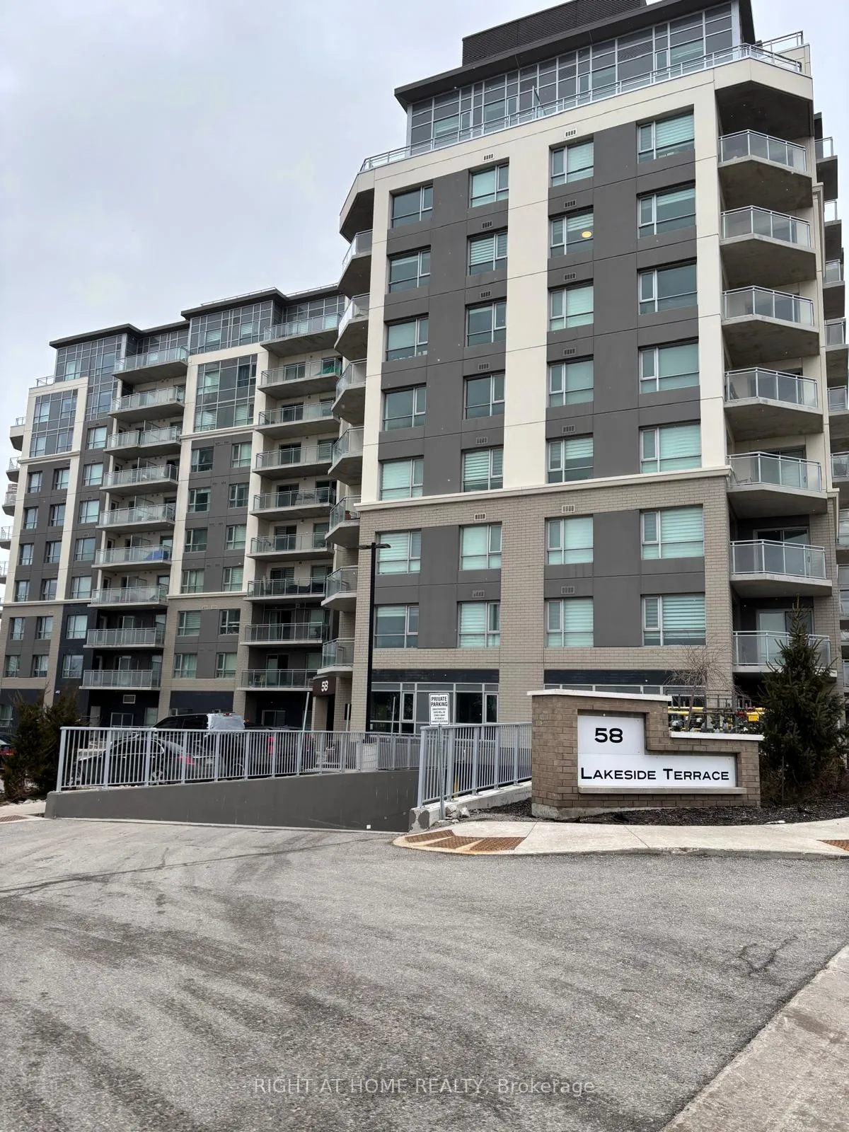 Photo 1 of Unit 805, 58 Lakeside Terrace, Barrie, Little Lake — HOMEH