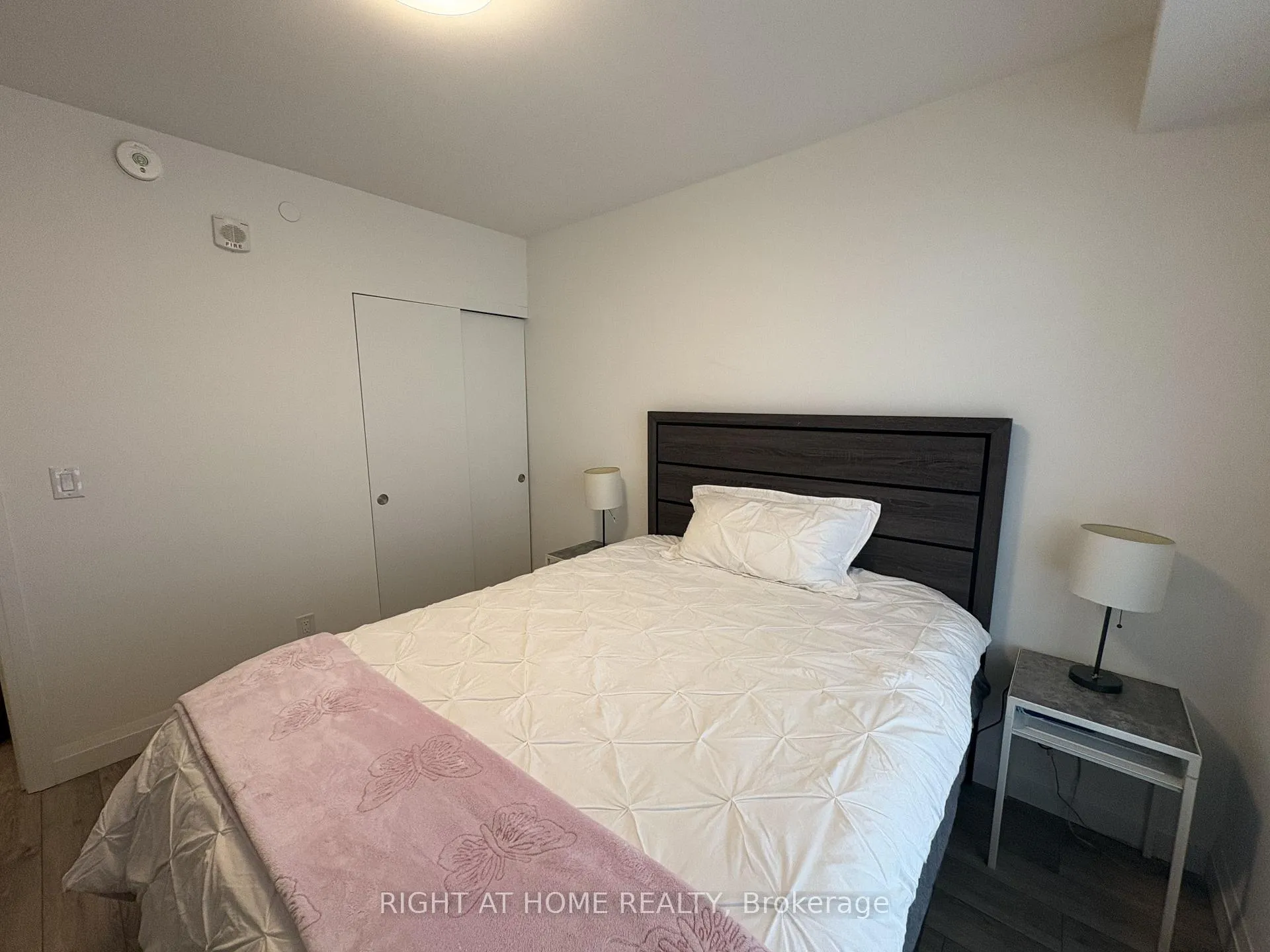 Photo 7 of Unit 805, 58 Lakeside Terrace, Barrie, Little Lake — HOMEH